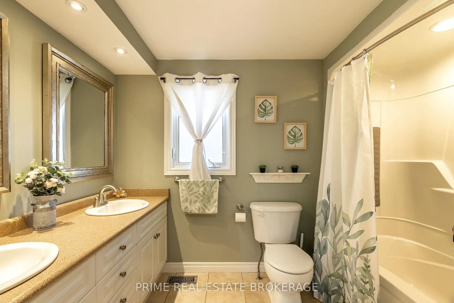 Photo 31 of 147 Crystal Drive, Chatham-Kent, Chatham — HOMEH