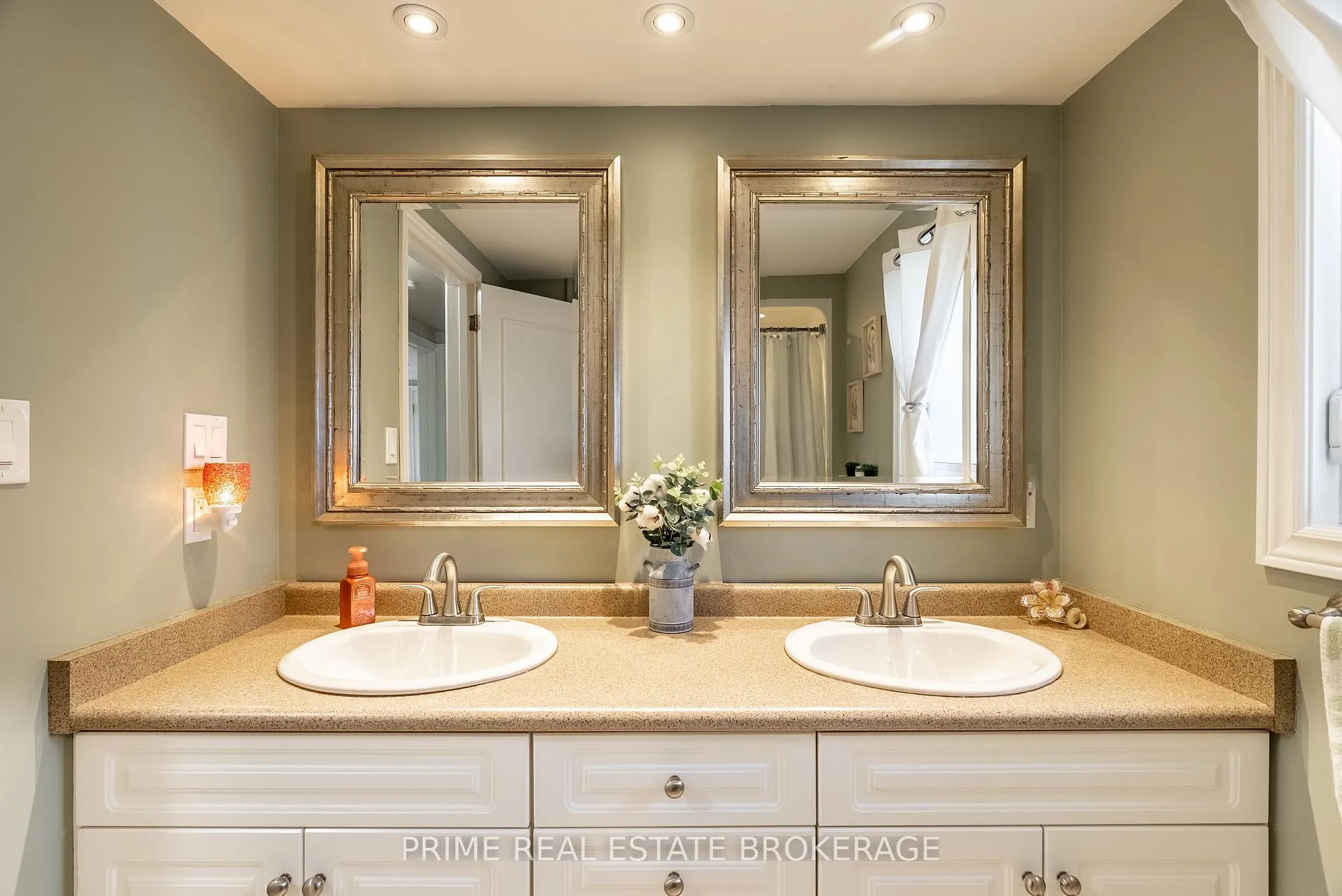 Photo 32 of 147 Crystal Drive, Chatham-Kent, Chatham — HOMEH