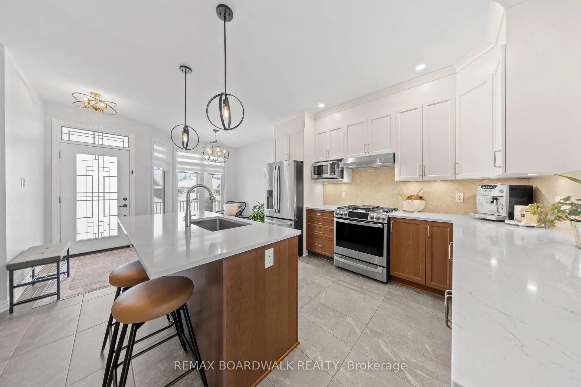 Photo 13 of 779 Keinouche Place, Ottawa, Camelot — HOMEH