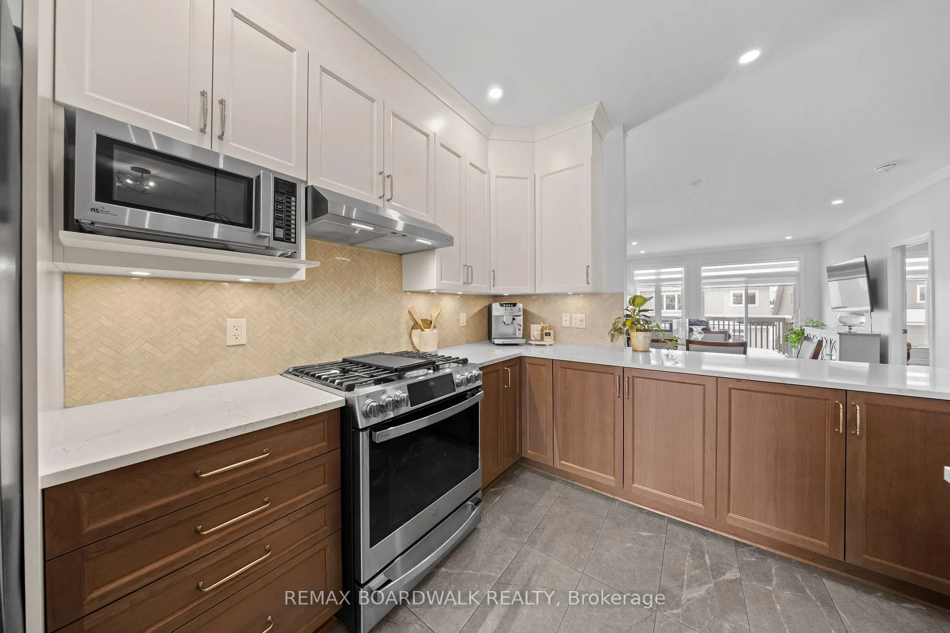 Photo 14 of 779 Keinouche Place, Ottawa, Camelot — HOMEH
