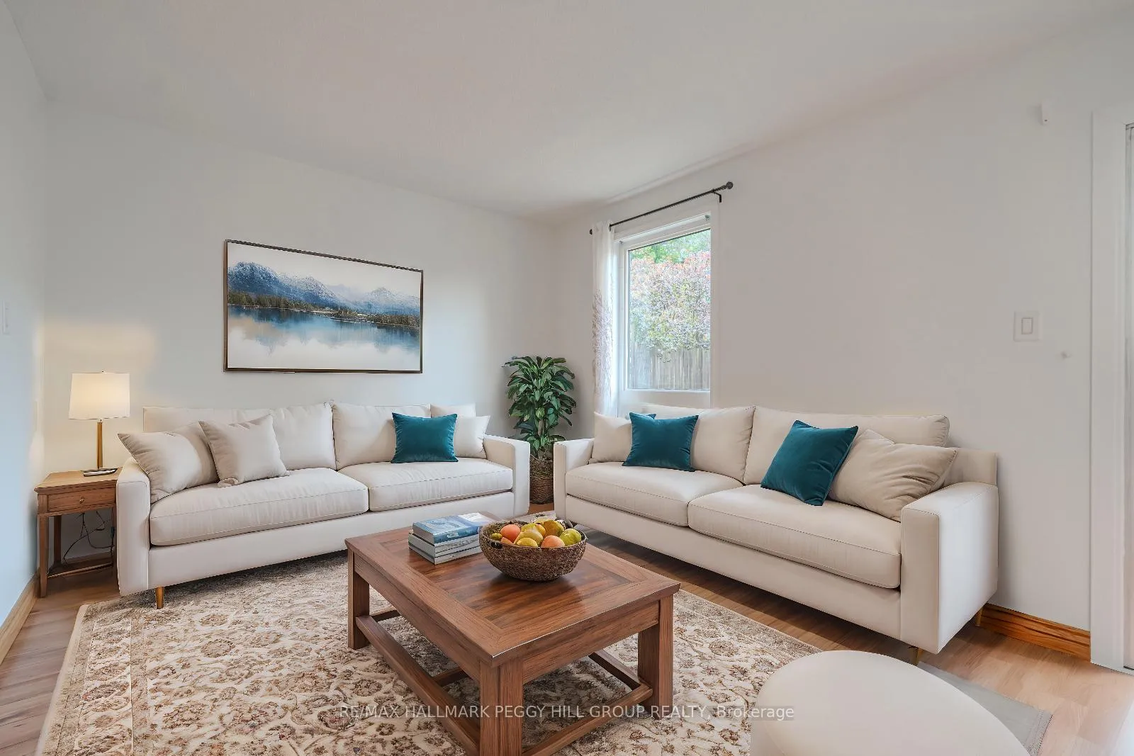 Photo 6 of 94 Christie Crescent, Barrie, Letitia Heights — HOMEH
