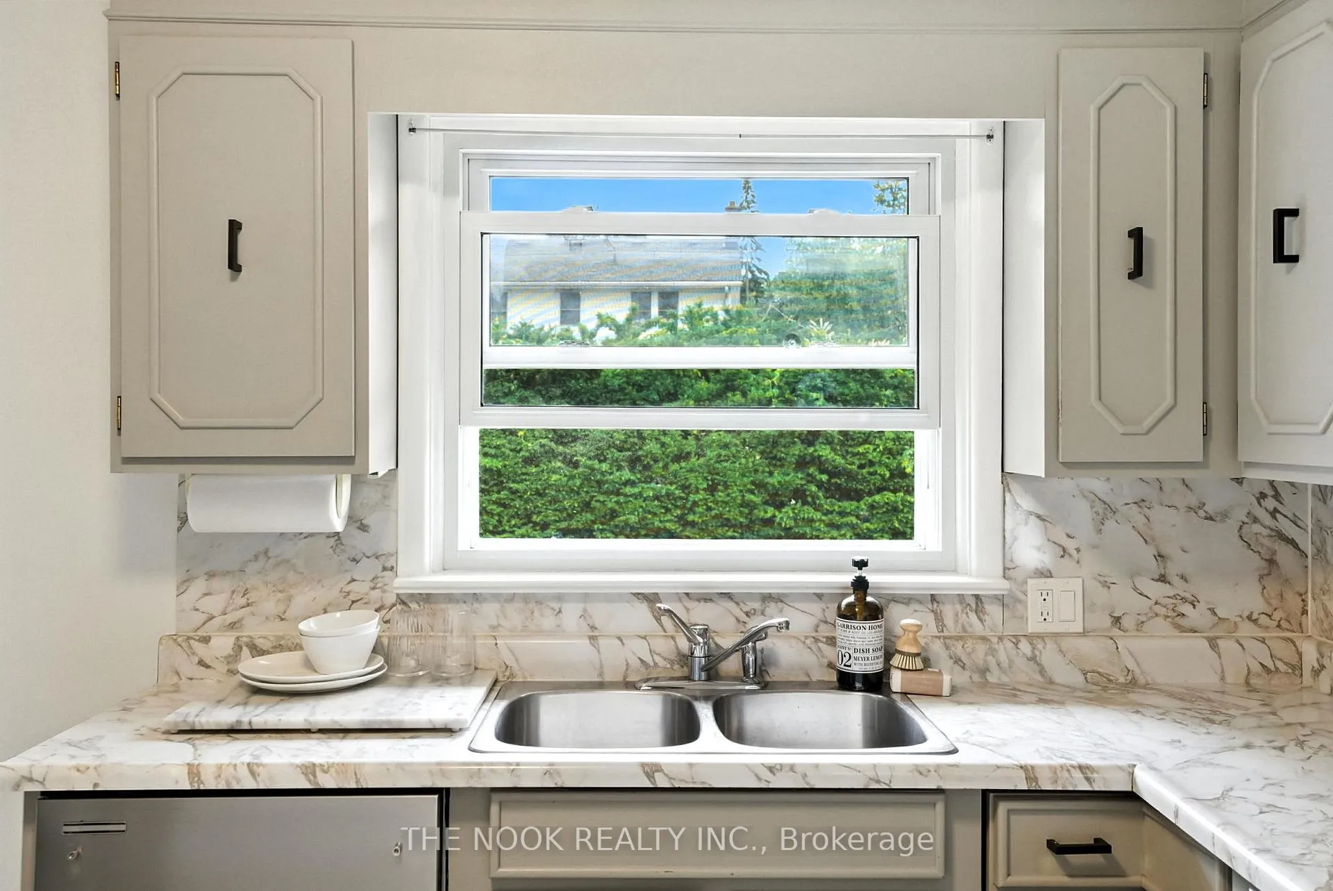 Photo 11 of 23 Hyde Park Avenue, Belleville, Belleville Ward — HOMEH
