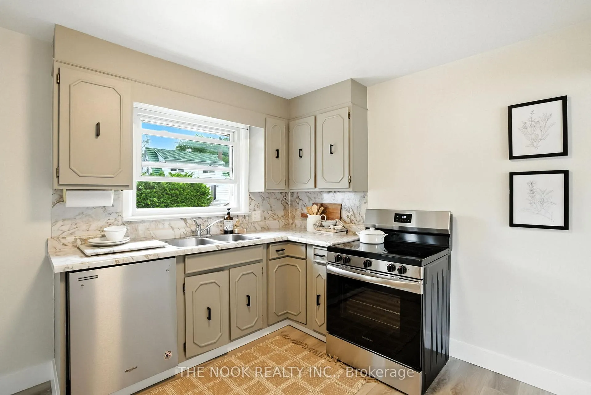 Photo 12 of 23 Hyde Park Avenue, Belleville, Belleville Ward — HOMEH