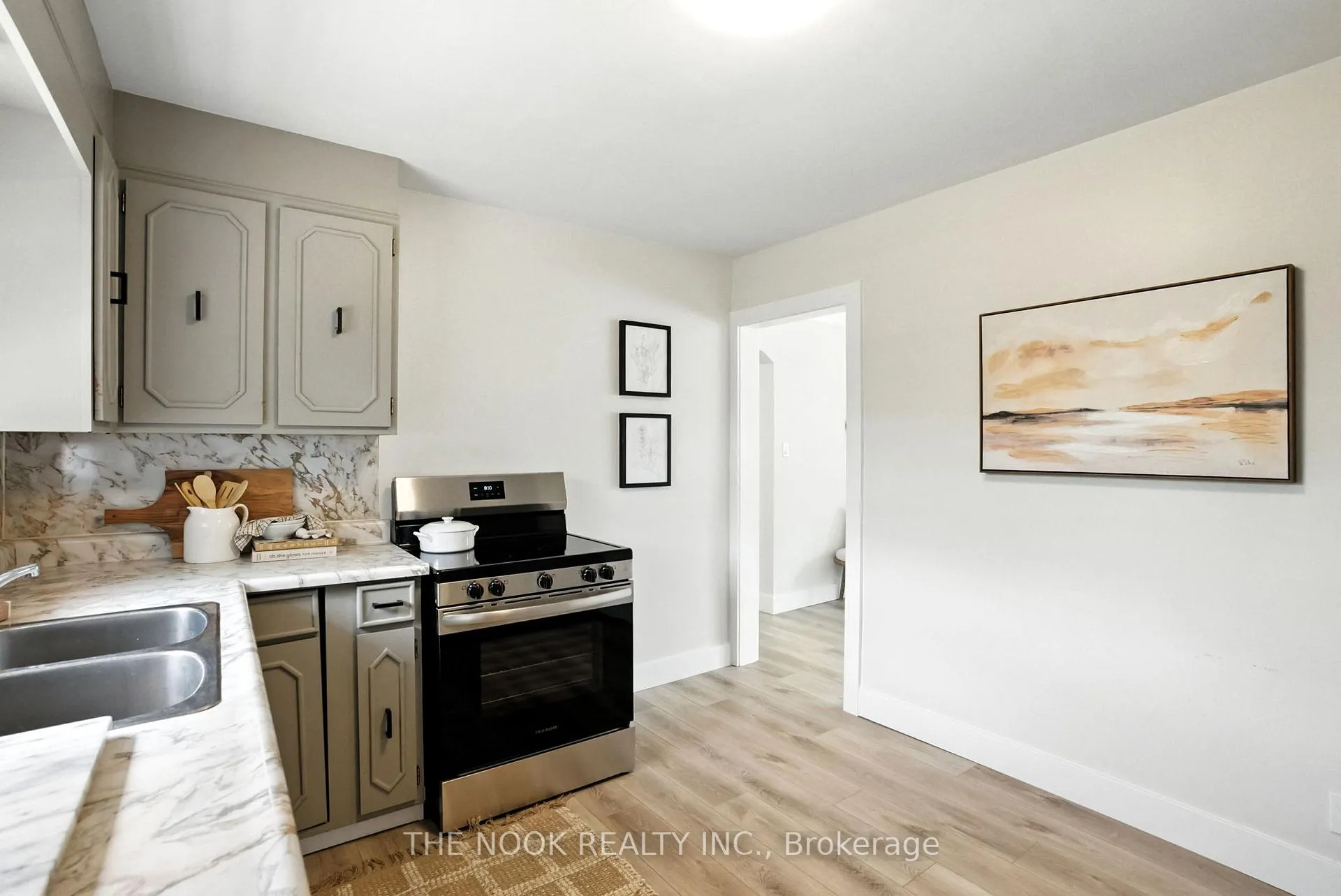 Photo 13 of 23 Hyde Park Avenue, Belleville, Belleville Ward — HOMEH