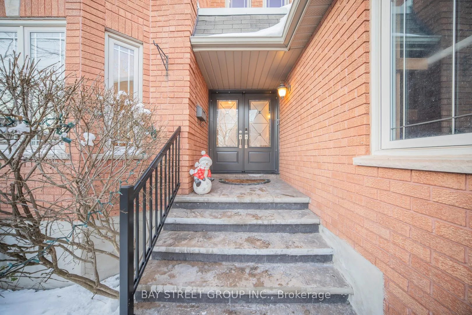 Photo 2 of 2167 Castlefield Crescent, Oakville, River Oaks — HOMEH
