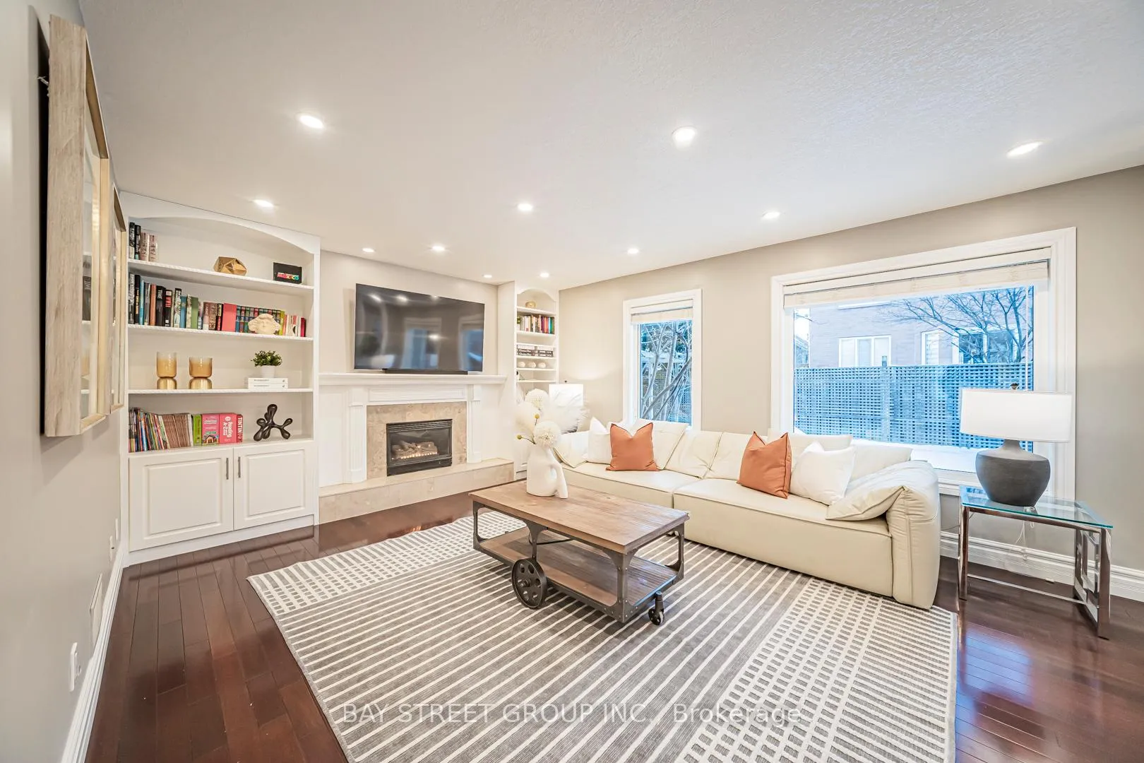 Photo 10 of 2167 Castlefield Crescent, Oakville, River Oaks — HOMEH