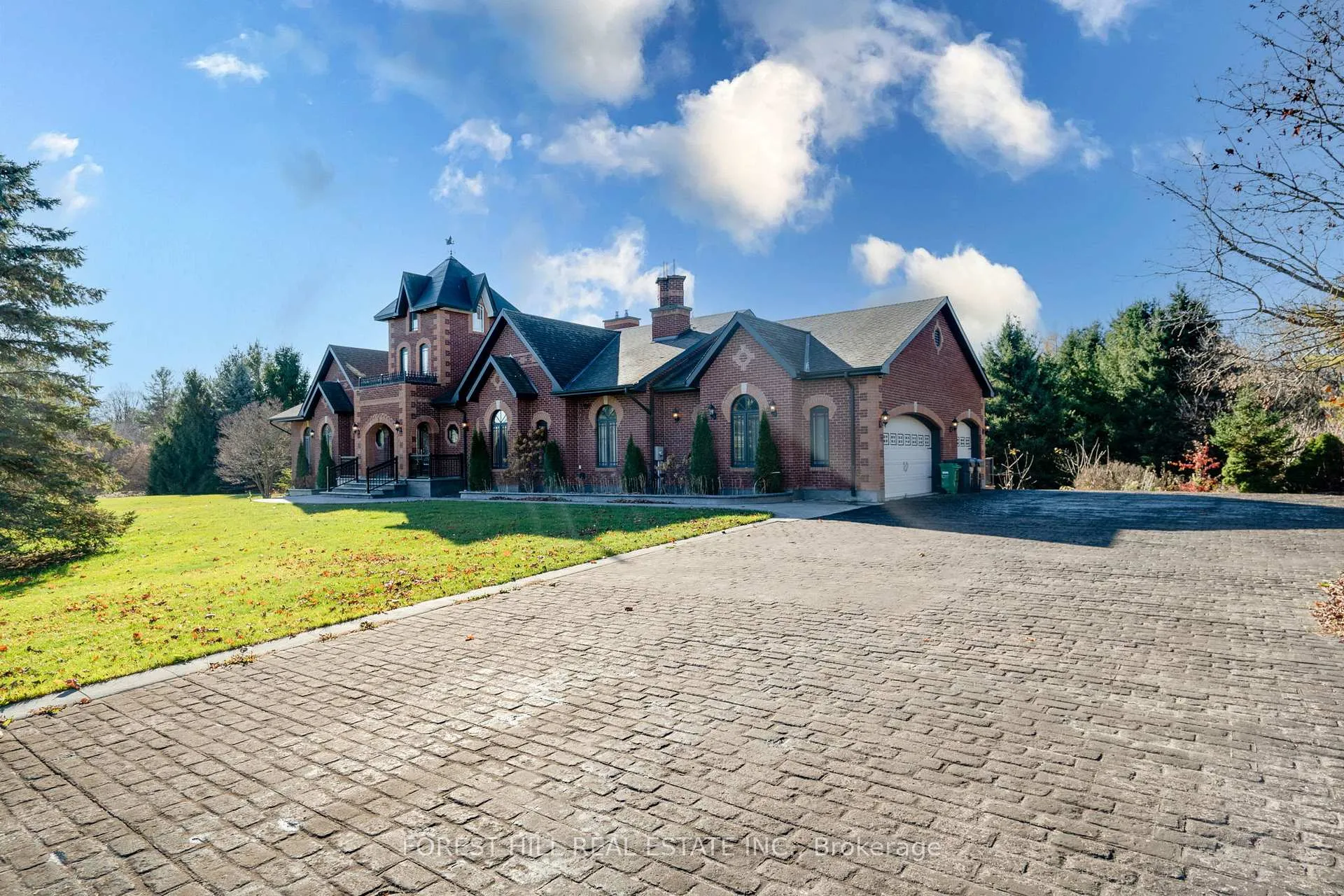 Photo 2 of 2 High Forest Court, Caledon, Palgrave — HOMEH
