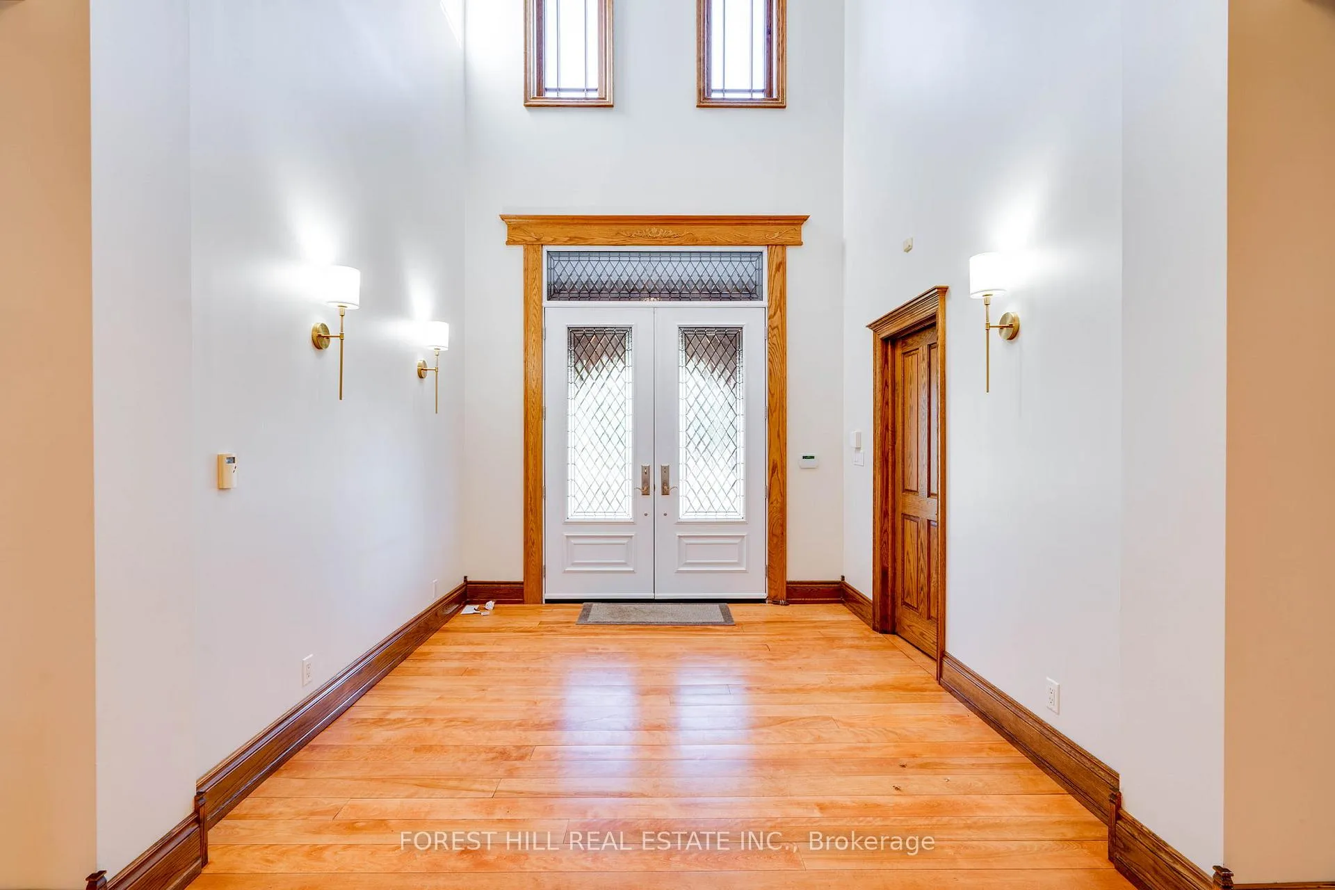 Photo 4 of 2 High Forest Court, Caledon, Palgrave — HOMEH