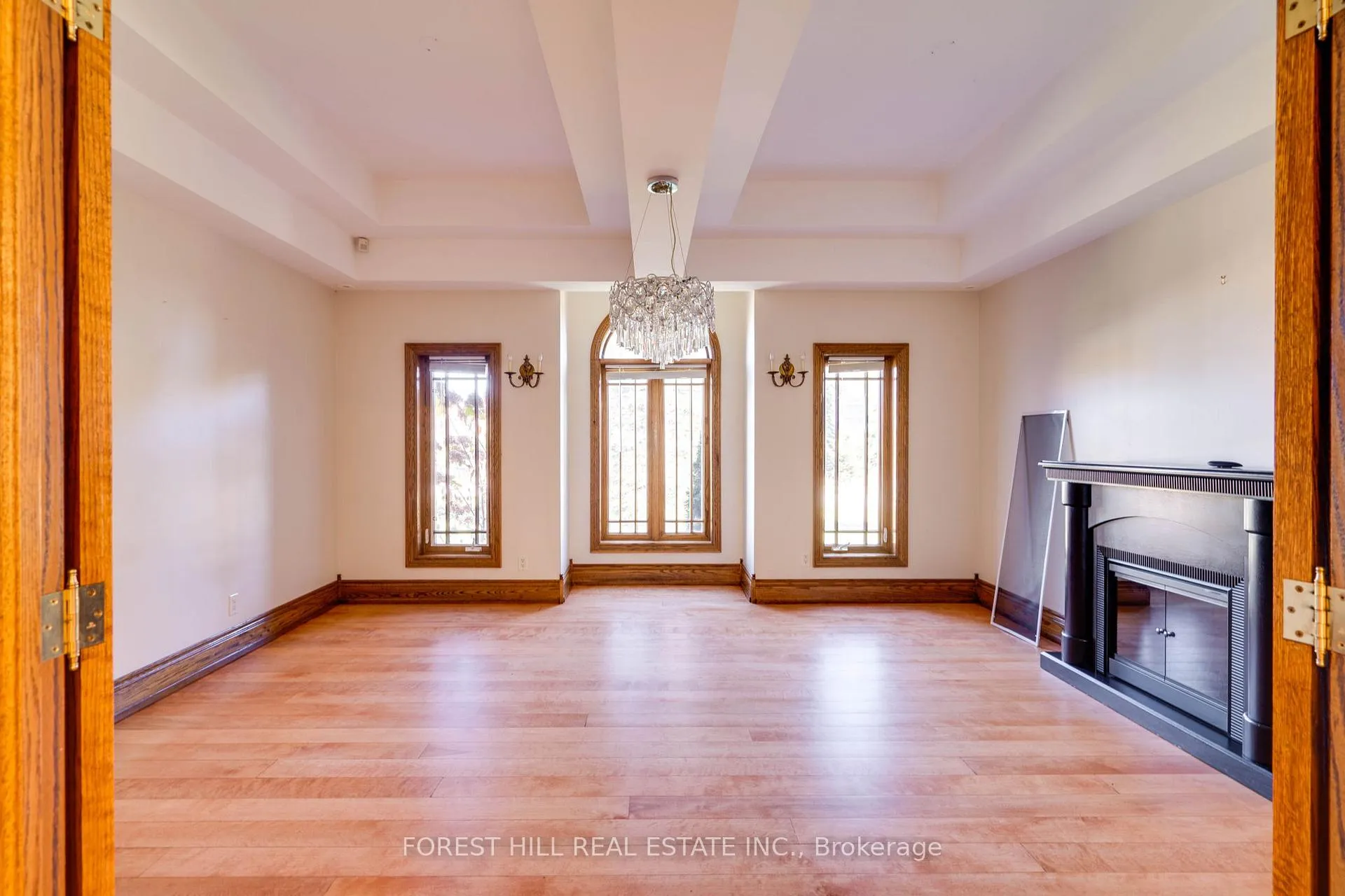 Photo 13 of 2 High Forest Court, Caledon, Palgrave — HOMEH