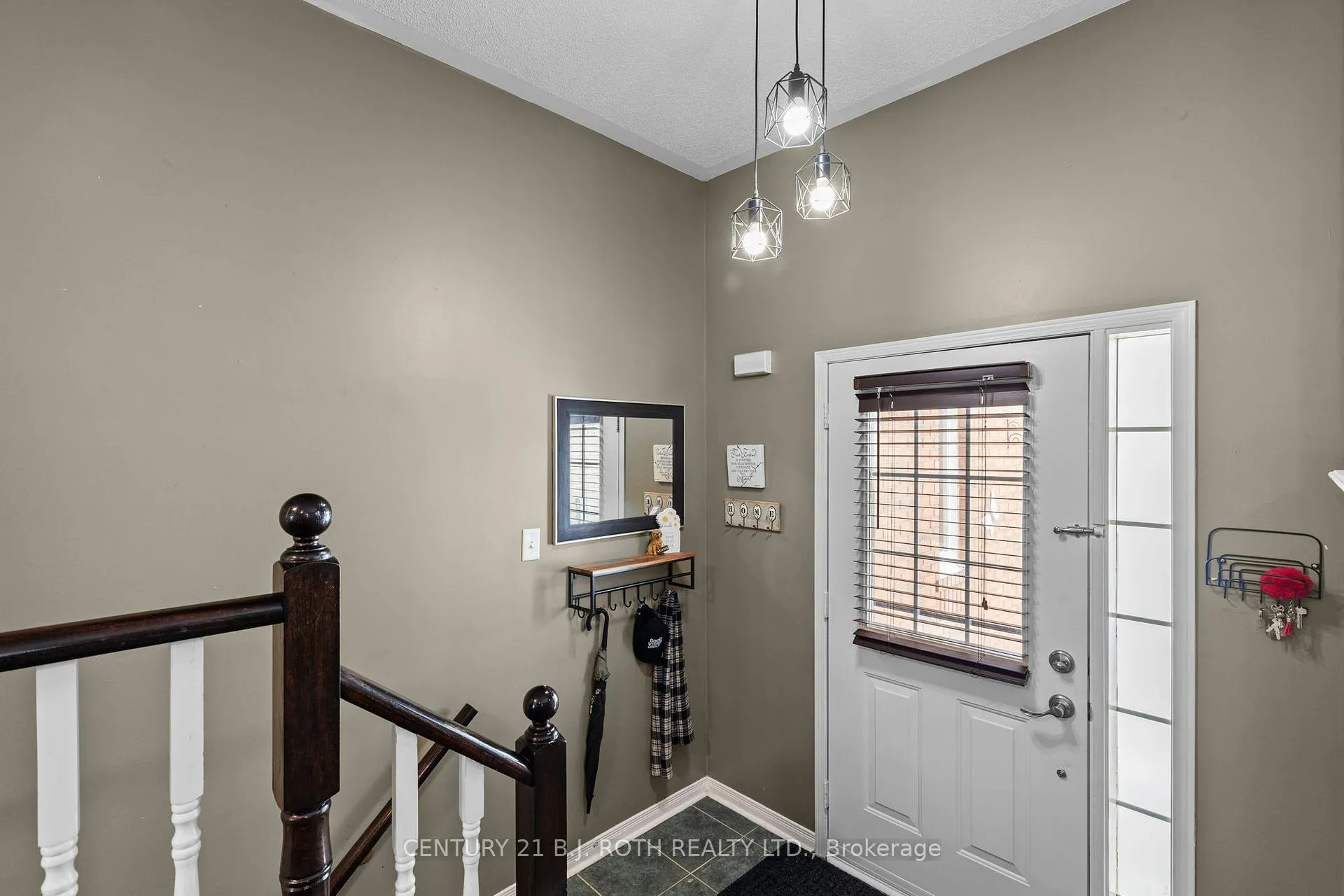 Photo 3 of 21 Ruffet Drive, Barrie, Edgehill Drive — HOMEH