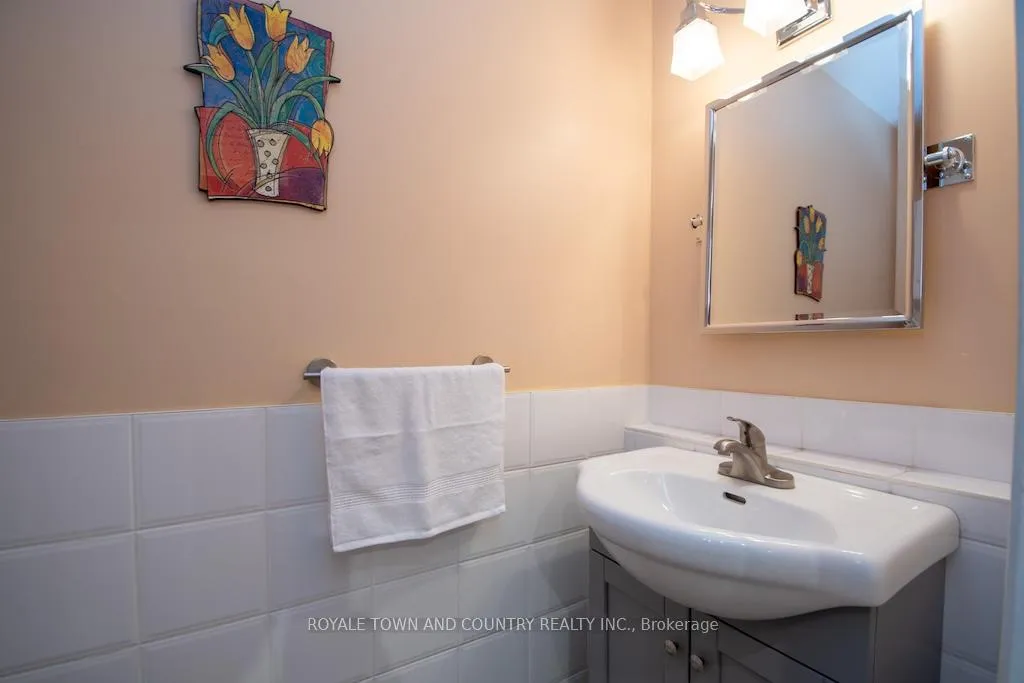 Photo 8 of 1304 North Shore Road, Algonquin Highlands, Stanhope — HOMEH