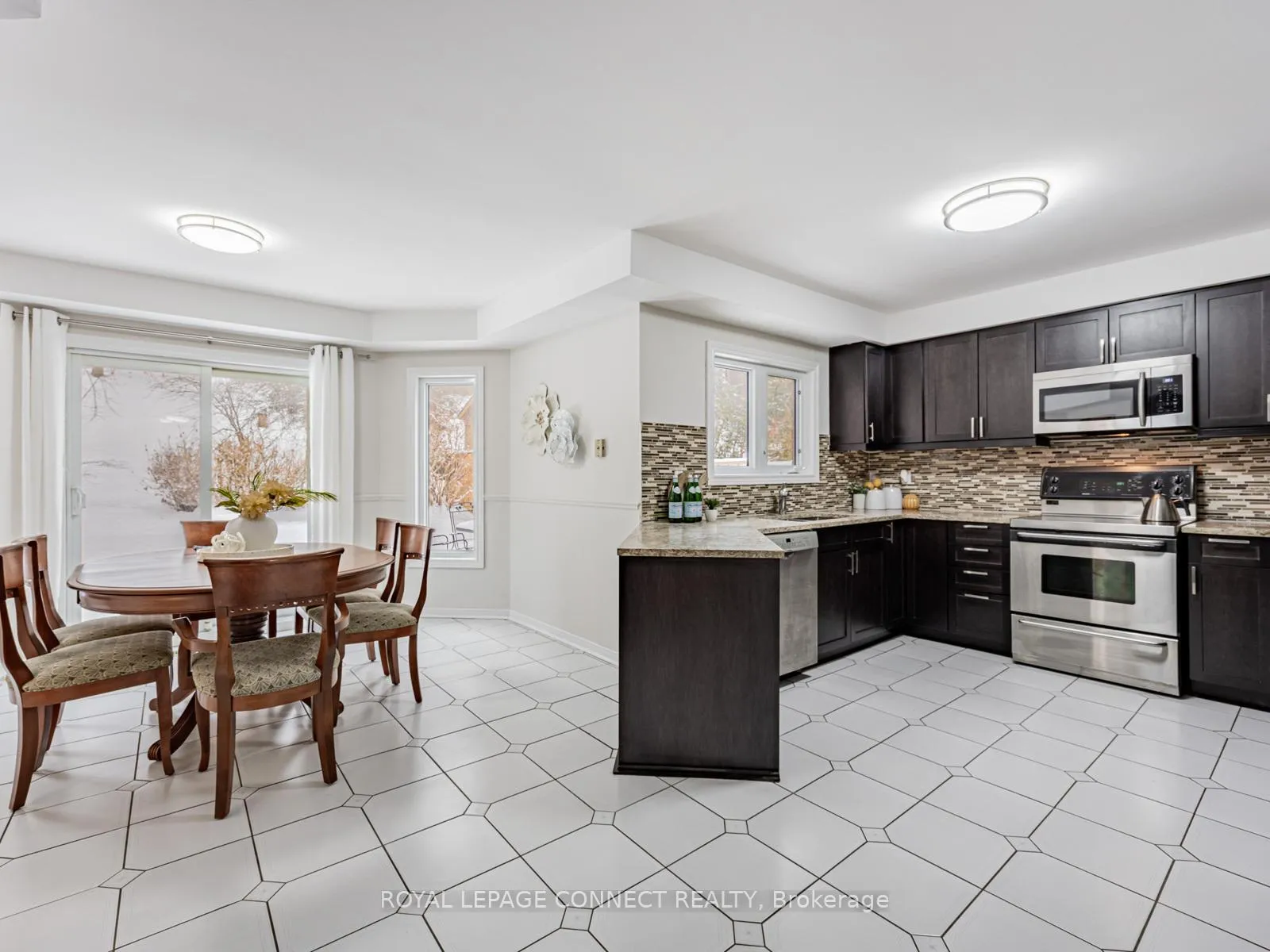 Photo 16 of 33 Meekings Drive, Ajax, Central West — HOMEH