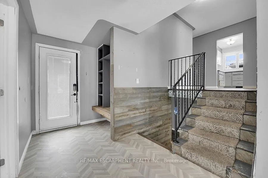 Photo 5 of 56 Parkview Road, Haldimand — HOMEH