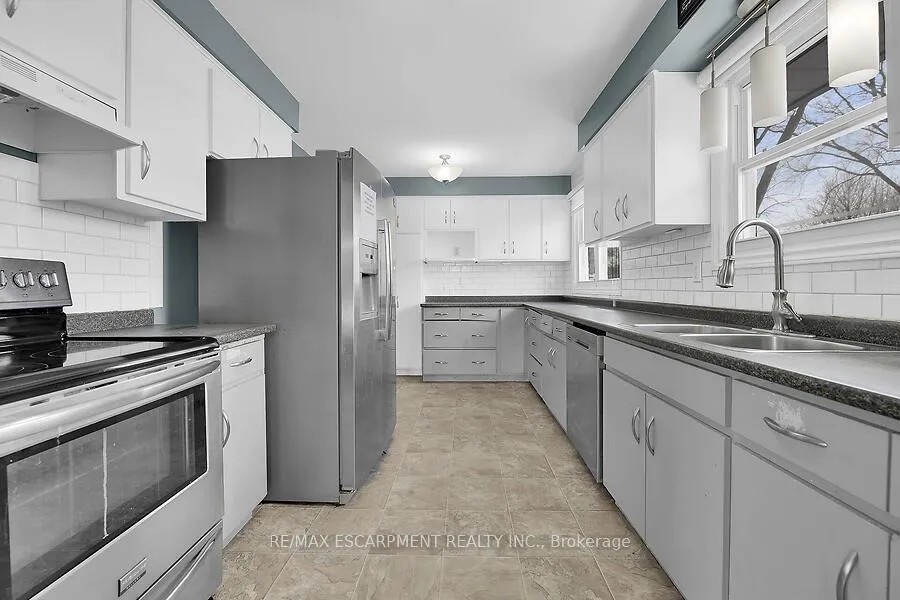 Photo 14 of 56 Parkview Road, Haldimand — HOMEH
