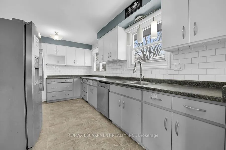 Photo 15 of 56 Parkview Road, Haldimand — HOMEH