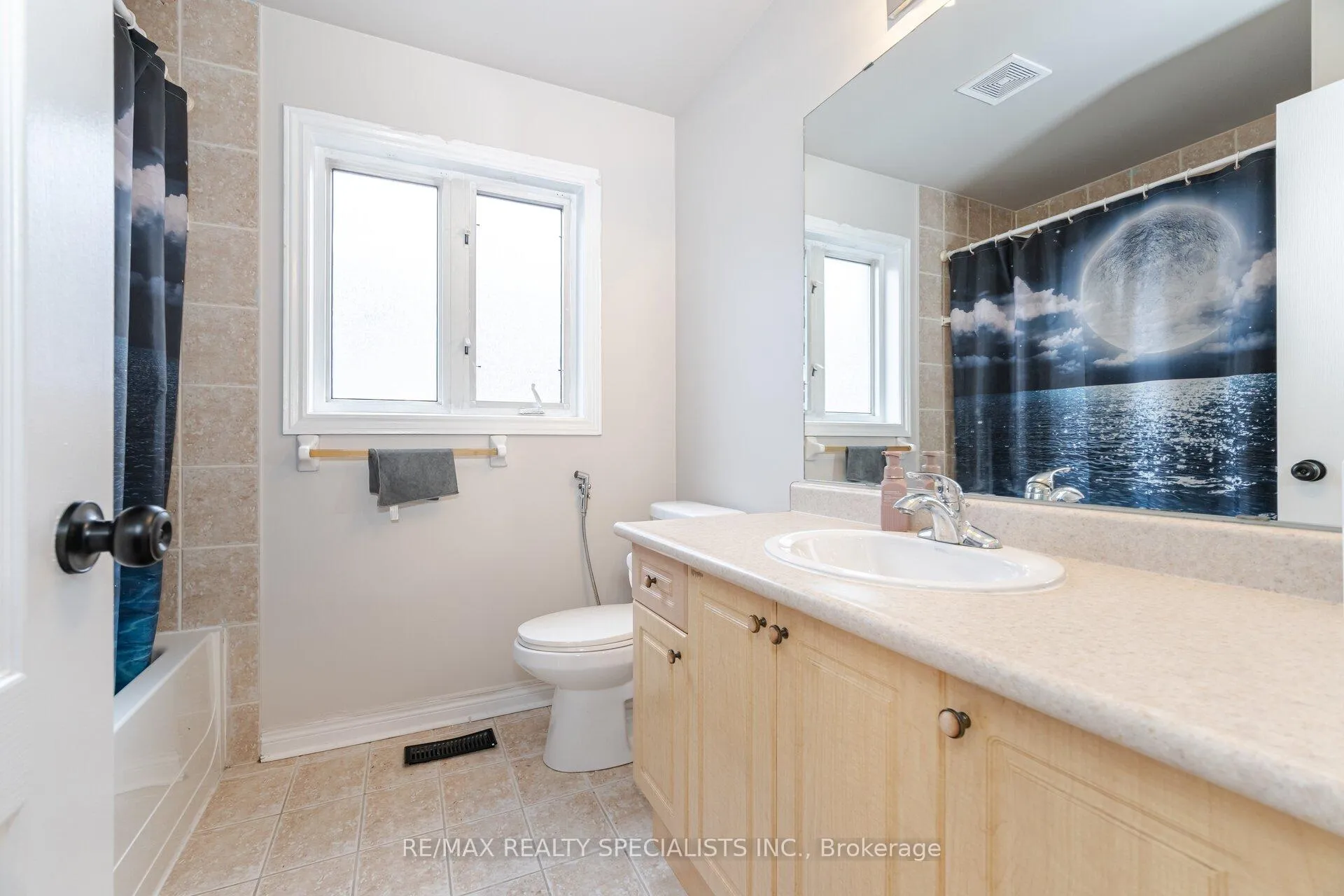Photo 21 of 66 Carmel Crescent, Brampton, Vales of Castlemore North — HOMEH