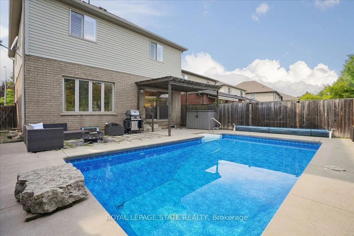 Photo 2 of 95 Hemlock Way, Grimsby, Grimsby West — HOMEH