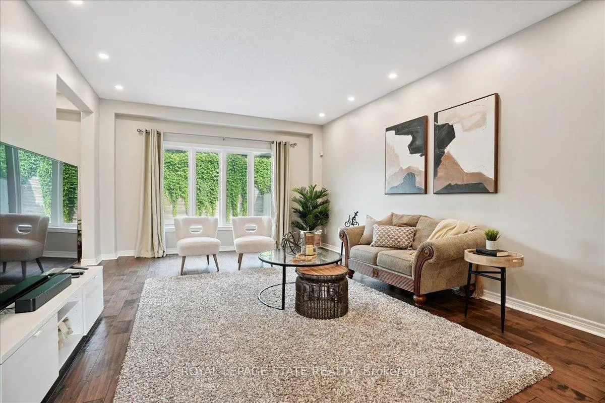 Photo 3 of 95 Hemlock Way, Grimsby, Grimsby West — HOMEH