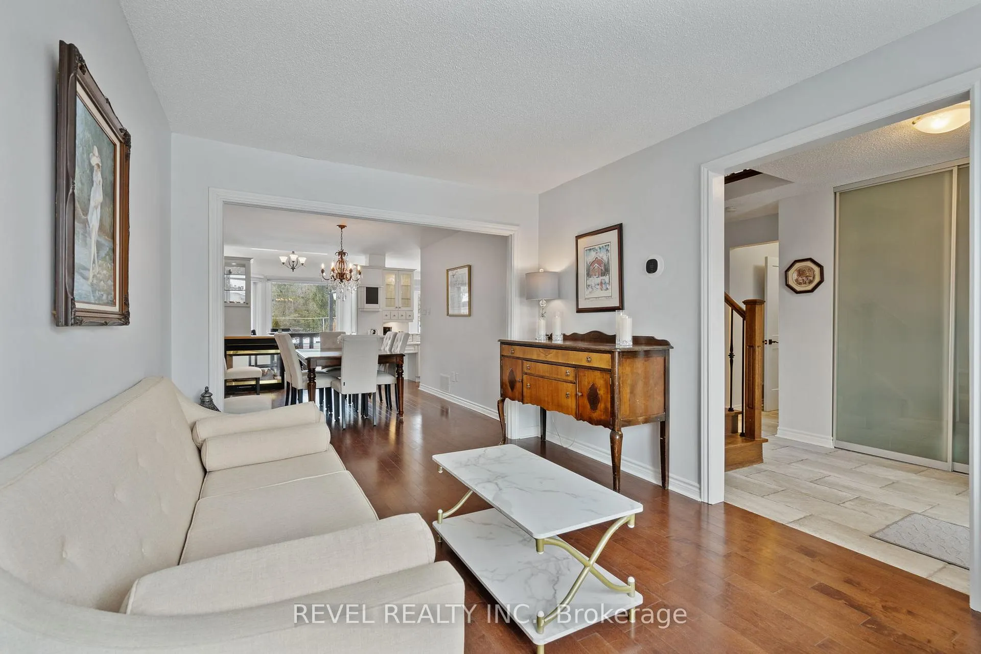 Photo 3 of 54 Fountainbridge Drive, Caledon, Bolton East — HOMEH