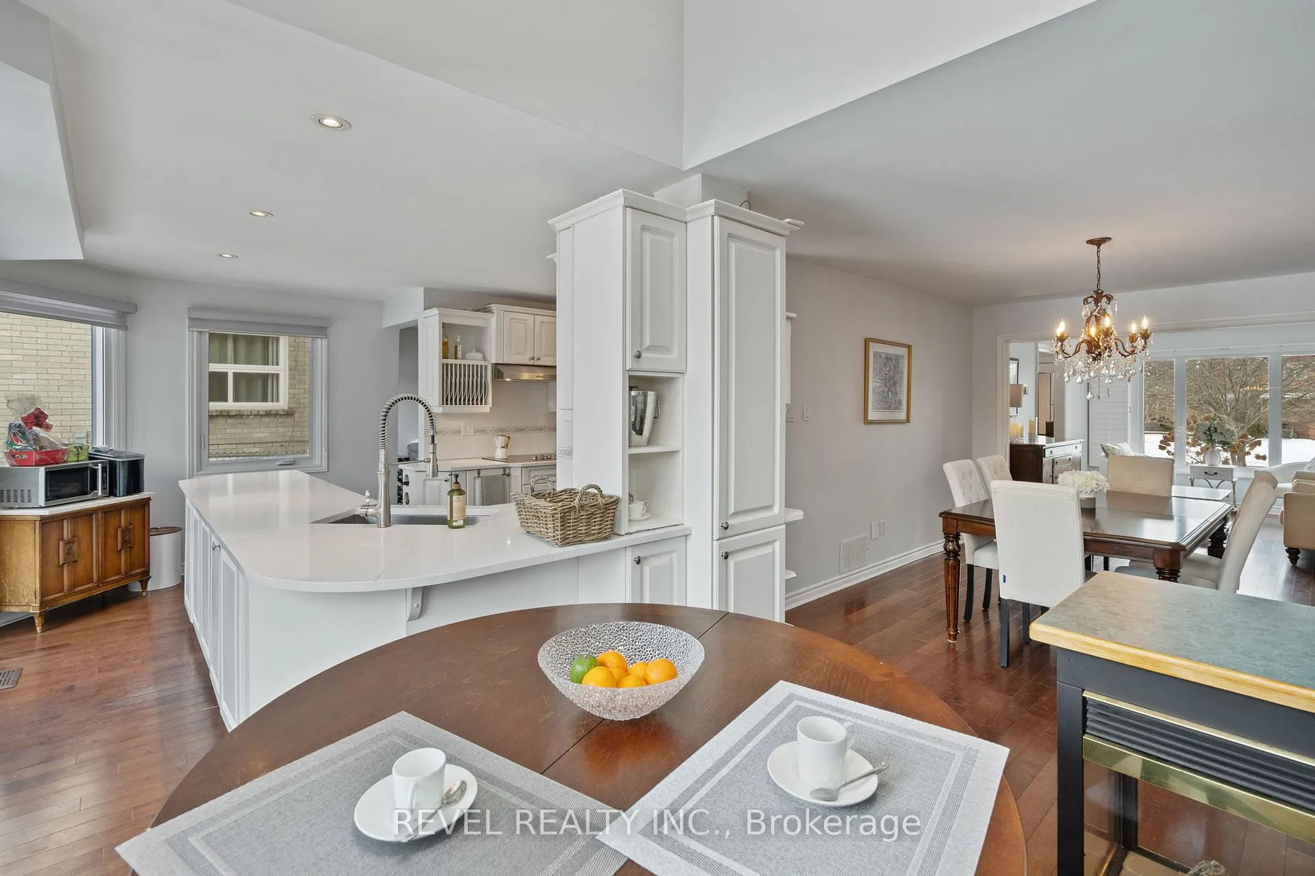 Photo 6 of 54 Fountainbridge Drive, Caledon, Bolton East — HOMEH