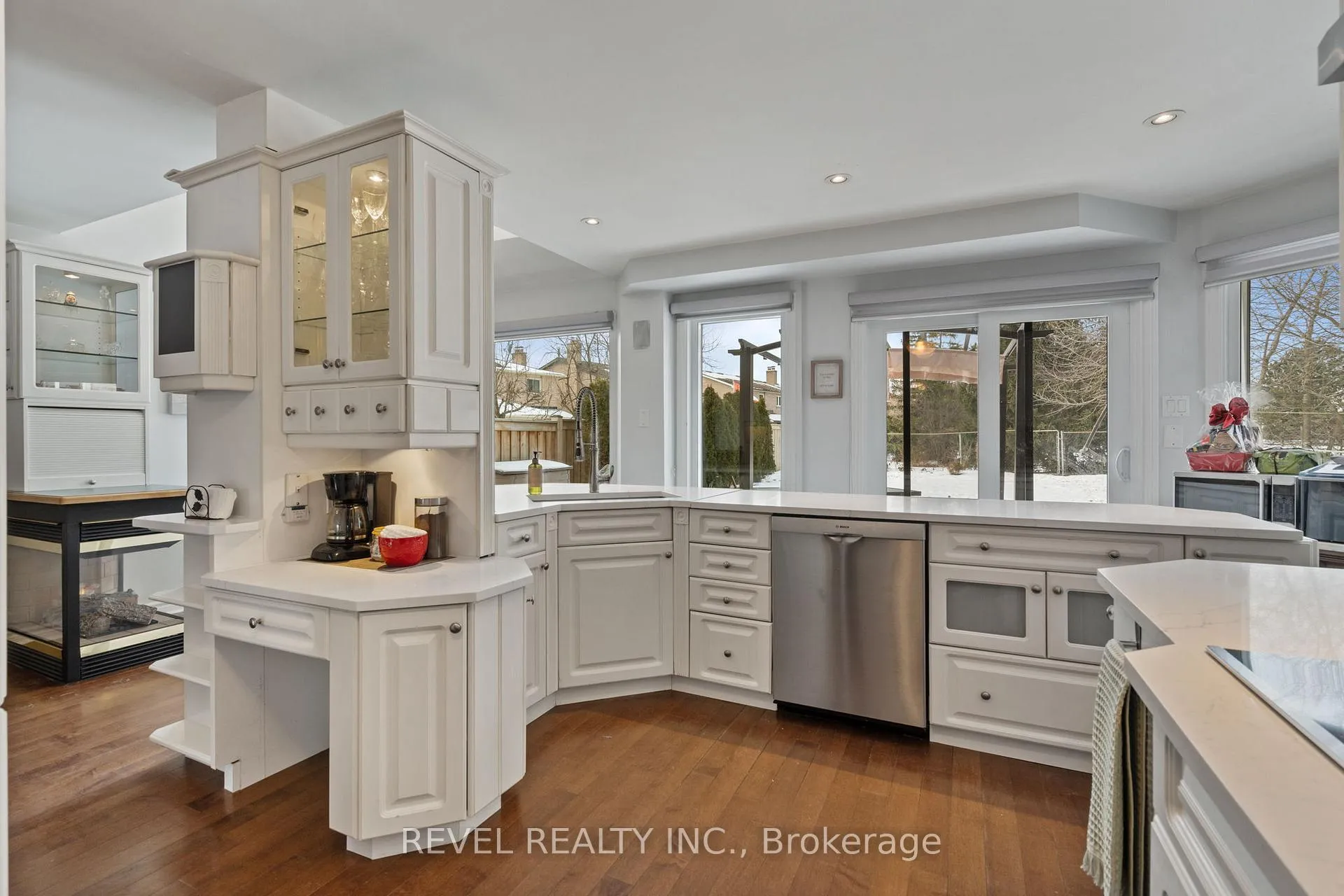 Photo 7 of 54 Fountainbridge Drive, Caledon, Bolton East — HOMEH