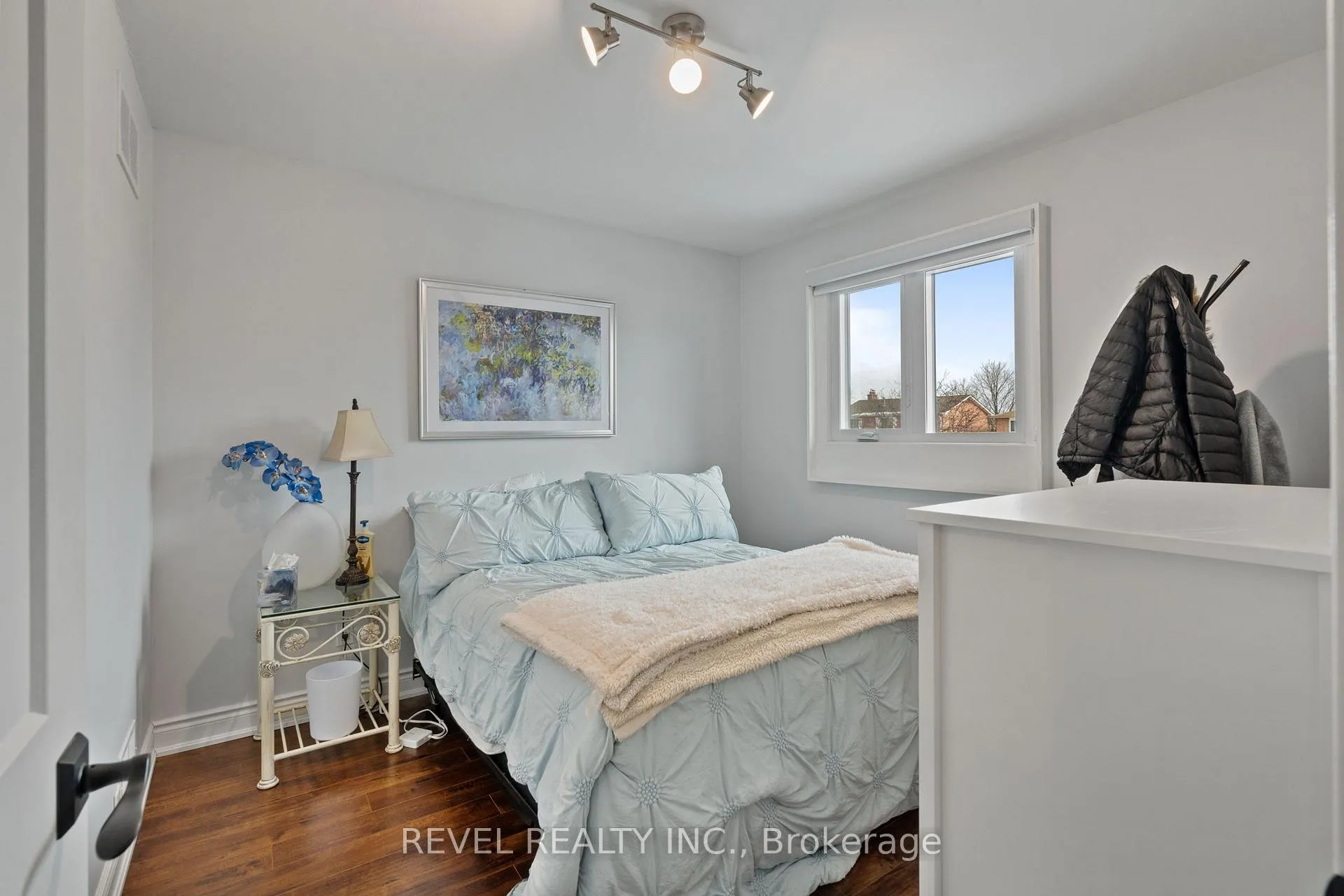 Photo 9 of 54 Fountainbridge Drive, Caledon, Bolton East — HOMEH