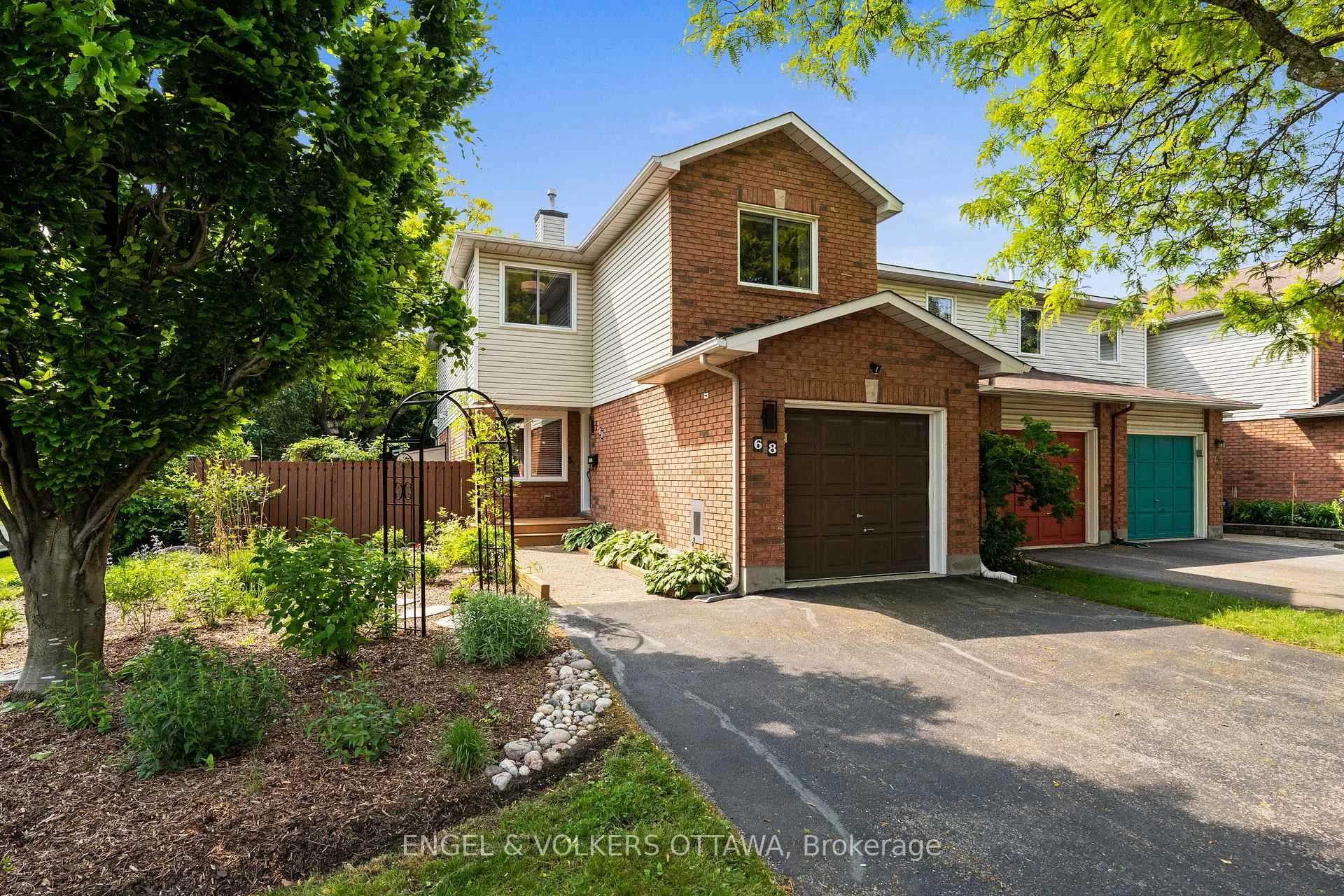 Photo 2 of 68 Thornbury Crescent, Ottawa, Centrepointe — HOMEH