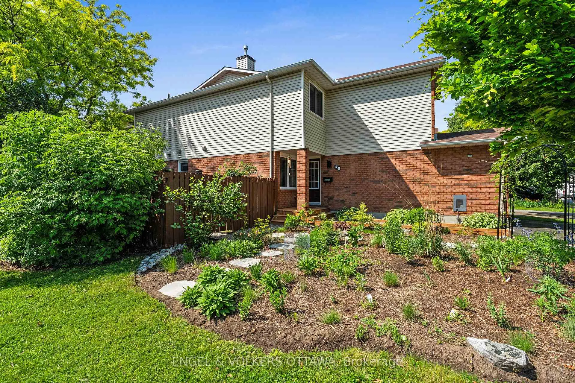 Photo 4 of 68 Thornbury Crescent, Ottawa, Centrepointe — HOMEH