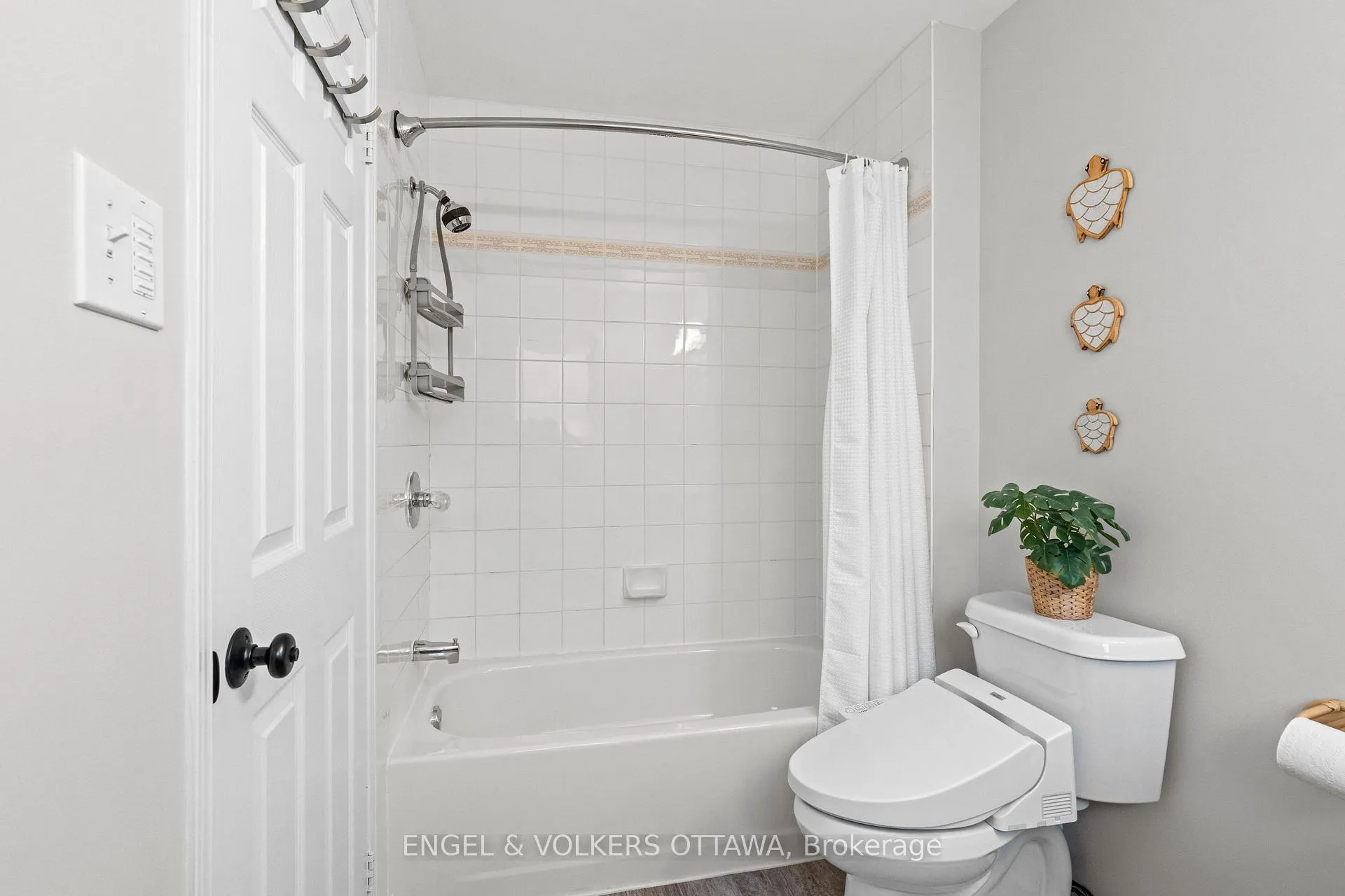 Photo 24 of 68 Thornbury Crescent, Ottawa, Centrepointe — HOMEH