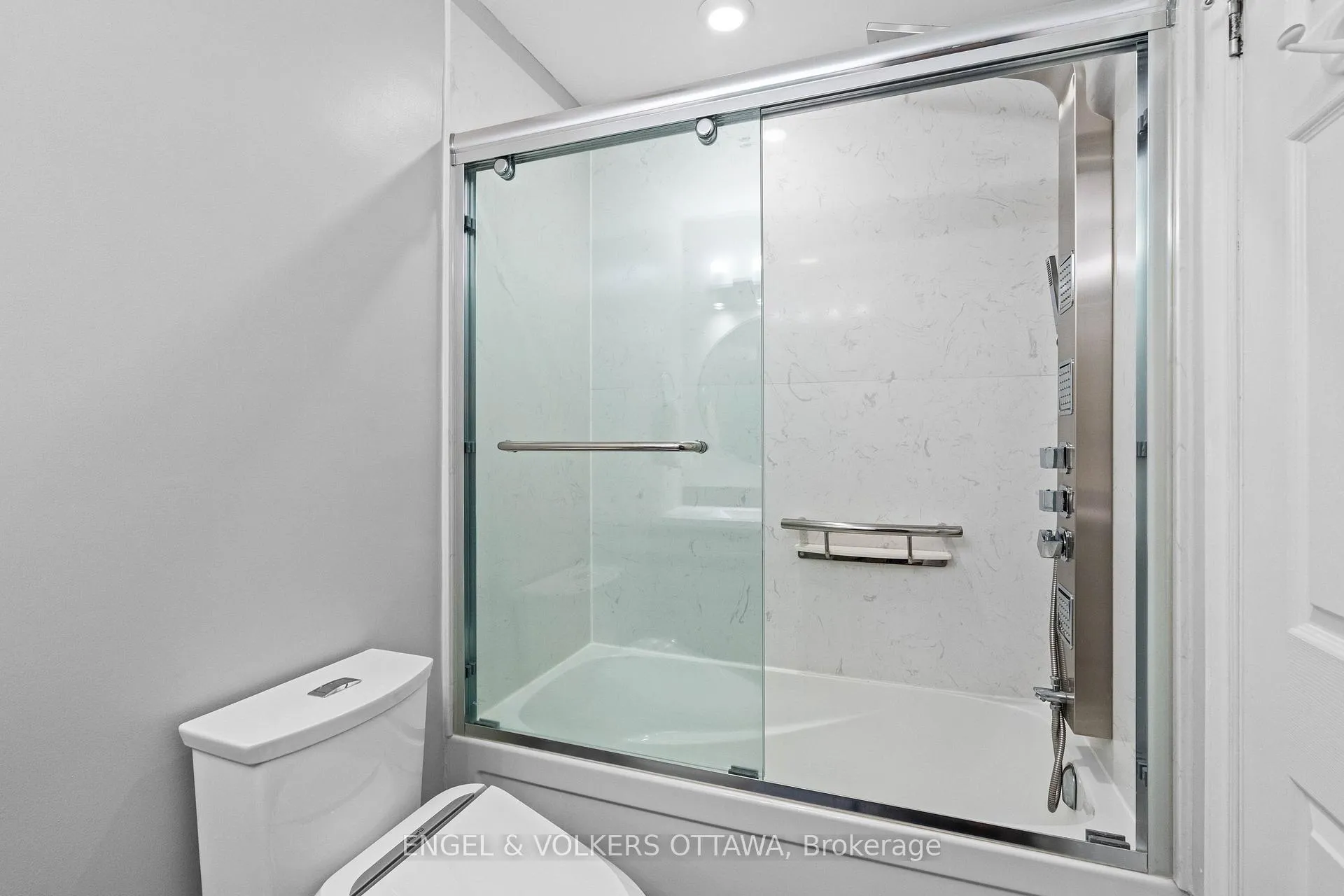 Photo 32 of 68 Thornbury Crescent, Ottawa, Centrepointe — HOMEH