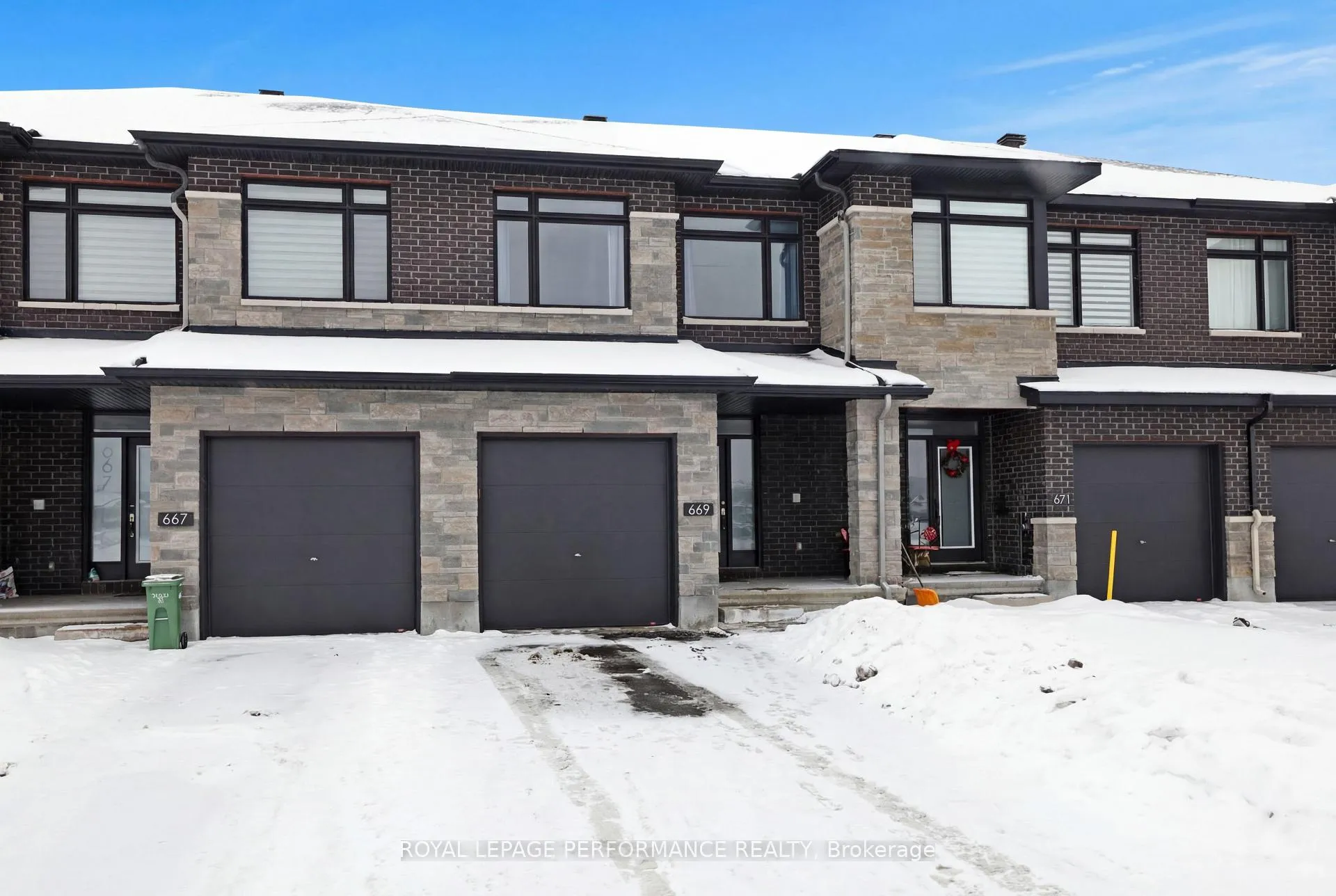Photo 2 of 669 Cordelette Circle E, Ottawa, Mer Bleue/Bradley Estates/Anderson Park — HOMEH