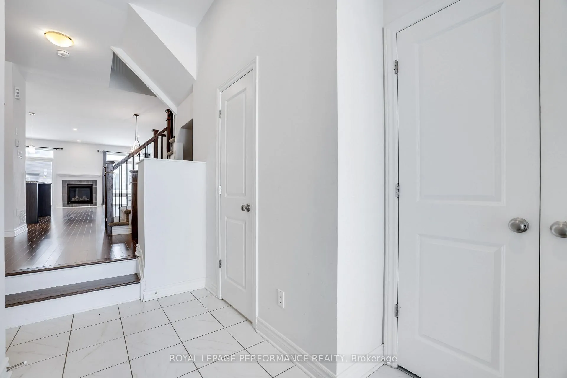 Photo 4 of 669 Cordelette Circle E, Ottawa, Mer Bleue/Bradley Estates/Anderson Park — HOMEH