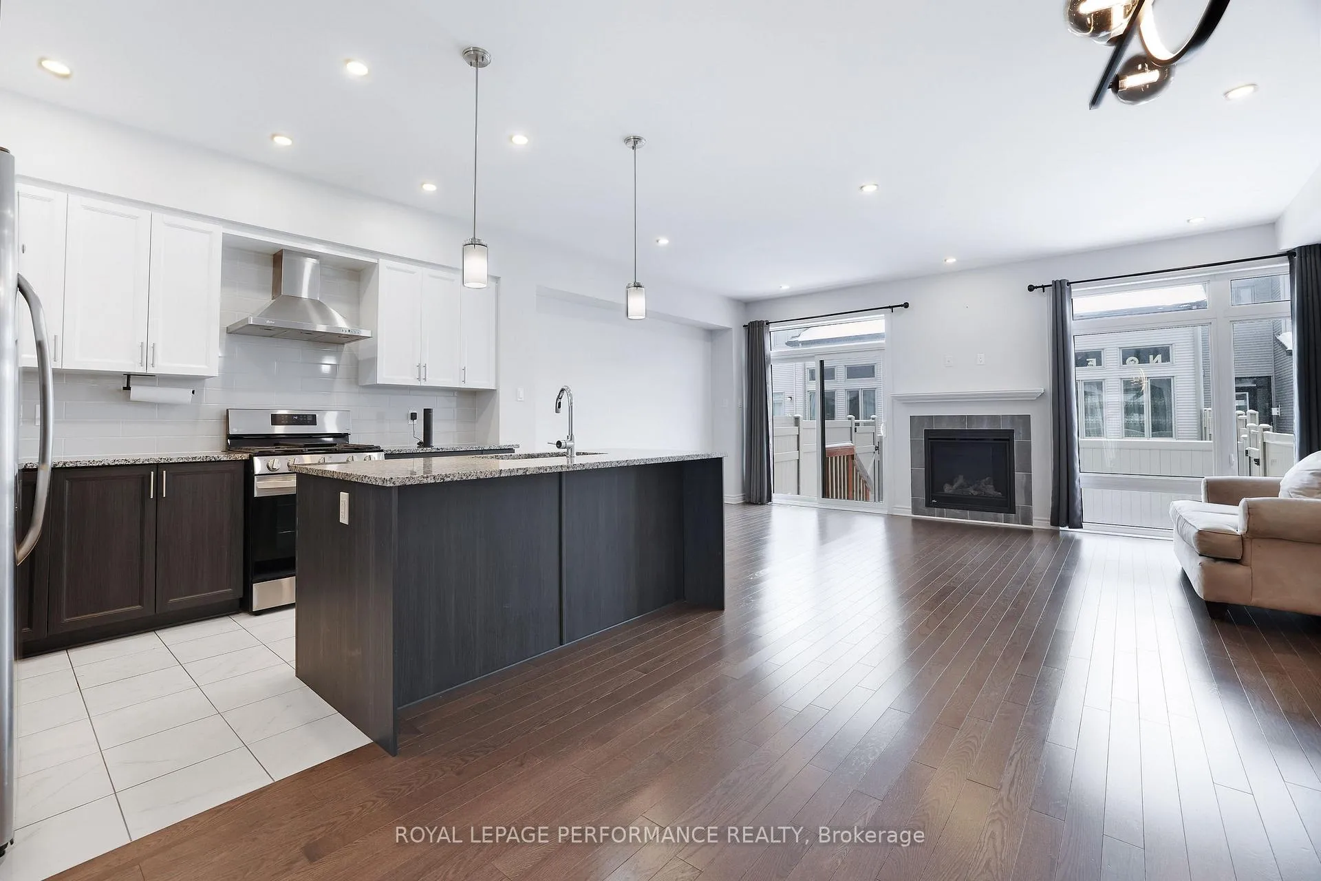 Photo 8 of 669 Cordelette Circle E, Ottawa, Mer Bleue/Bradley Estates/Anderson Park — HOMEH
