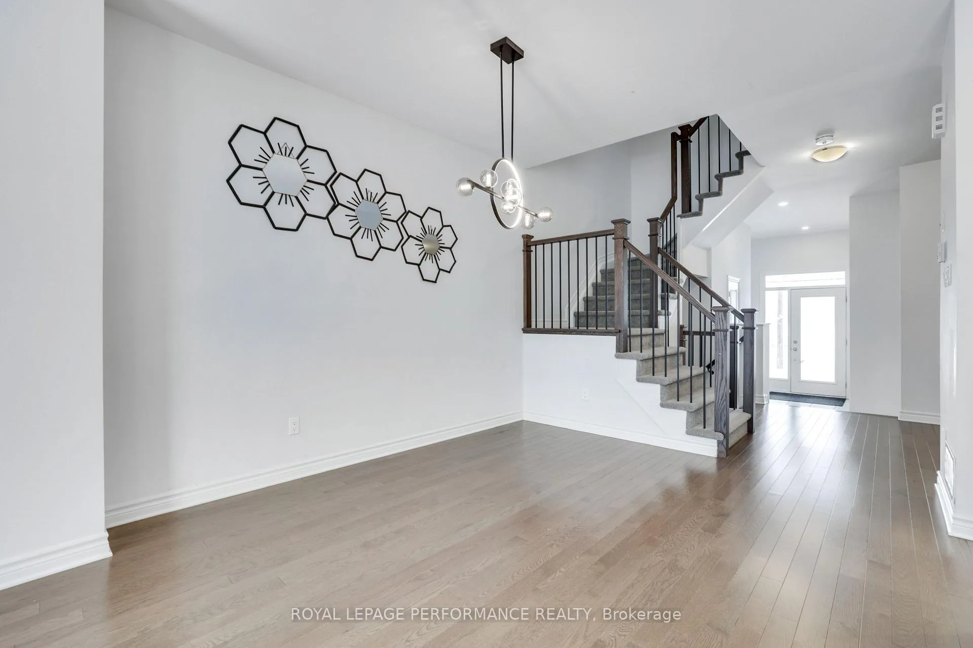 Photo 10 of 669 Cordelette Circle E, Ottawa, Mer Bleue/Bradley Estates/Anderson Park — HOMEH