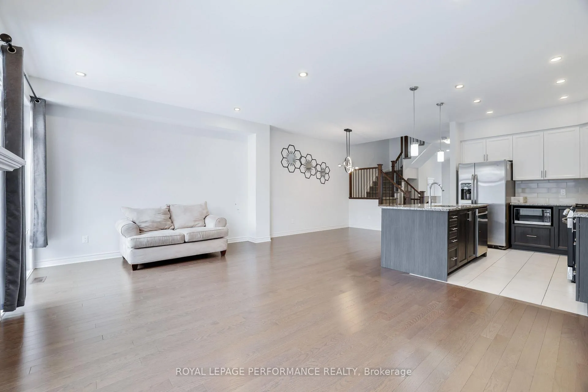 Photo 13 of 669 Cordelette Circle E, Ottawa, Mer Bleue/Bradley Estates/Anderson Park — HOMEH