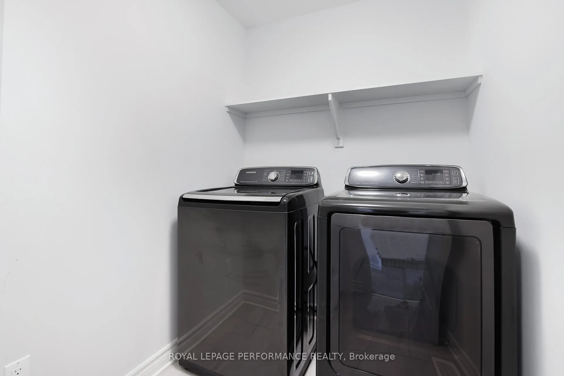 Photo 31 of 669 Cordelette Circle E, Ottawa, Mer Bleue/Bradley Estates/Anderson Park — HOMEH