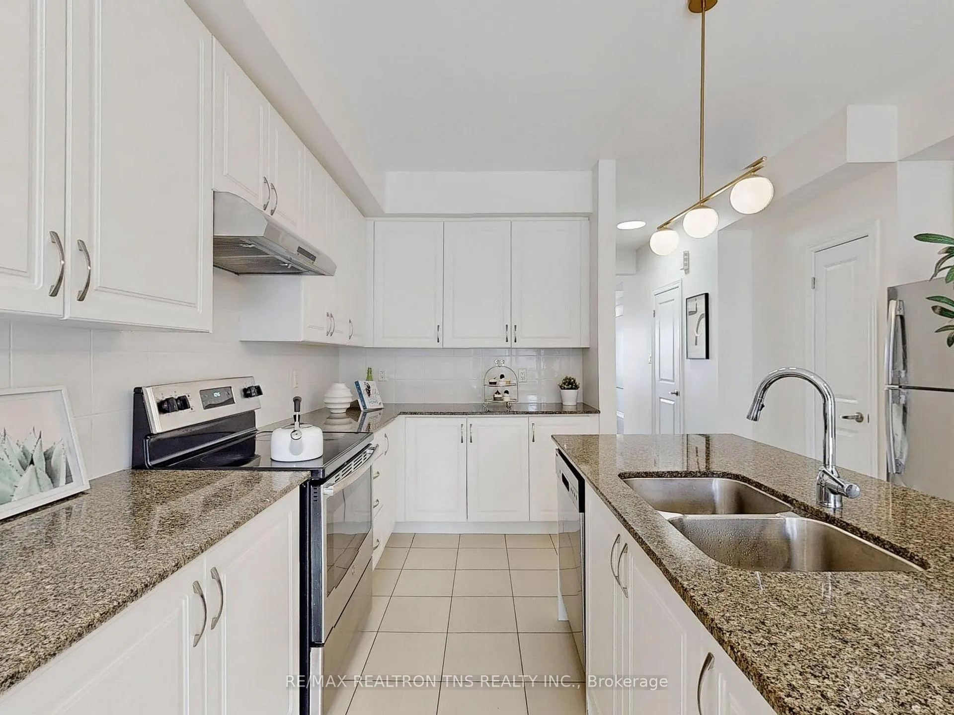 Photo 15 of 179 Rustle Woods Avenue, Markham, Cornell — HOMEH