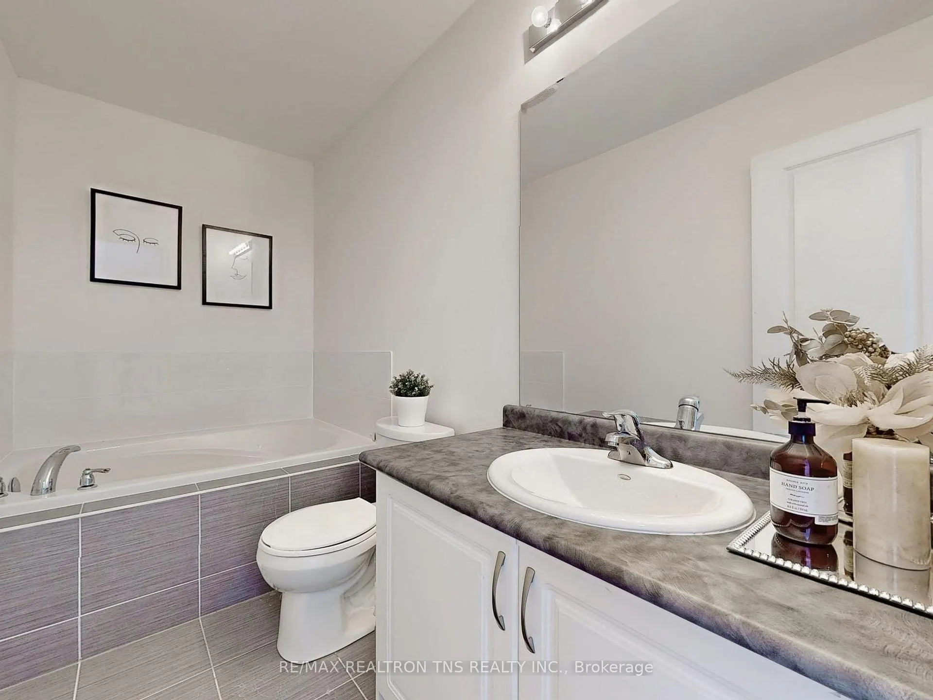 Photo 19 of 179 Rustle Woods Avenue, Markham, Cornell — HOMEH