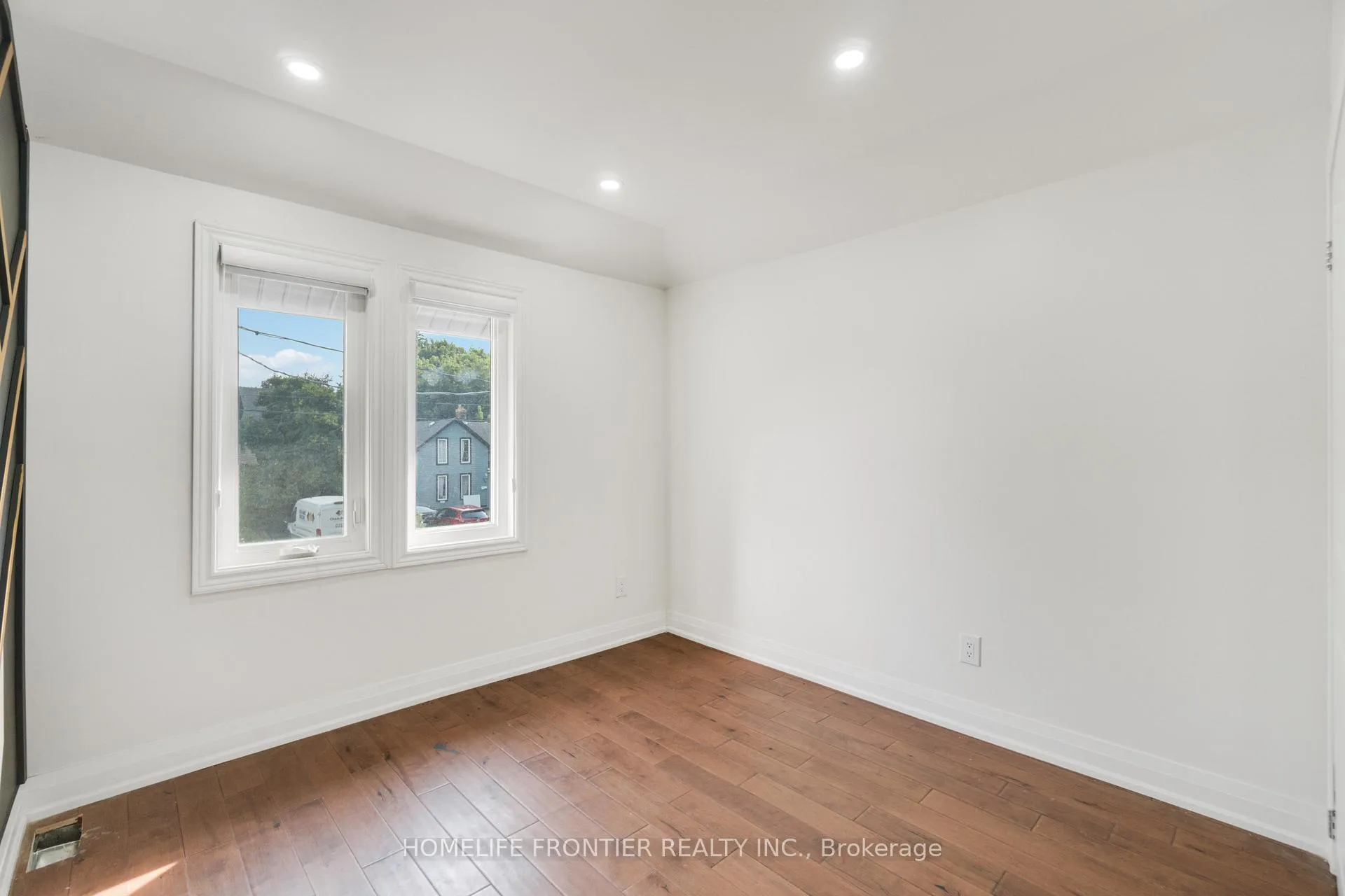 Photo 5 of 126 Walter Street, Kitchener — HOMEH