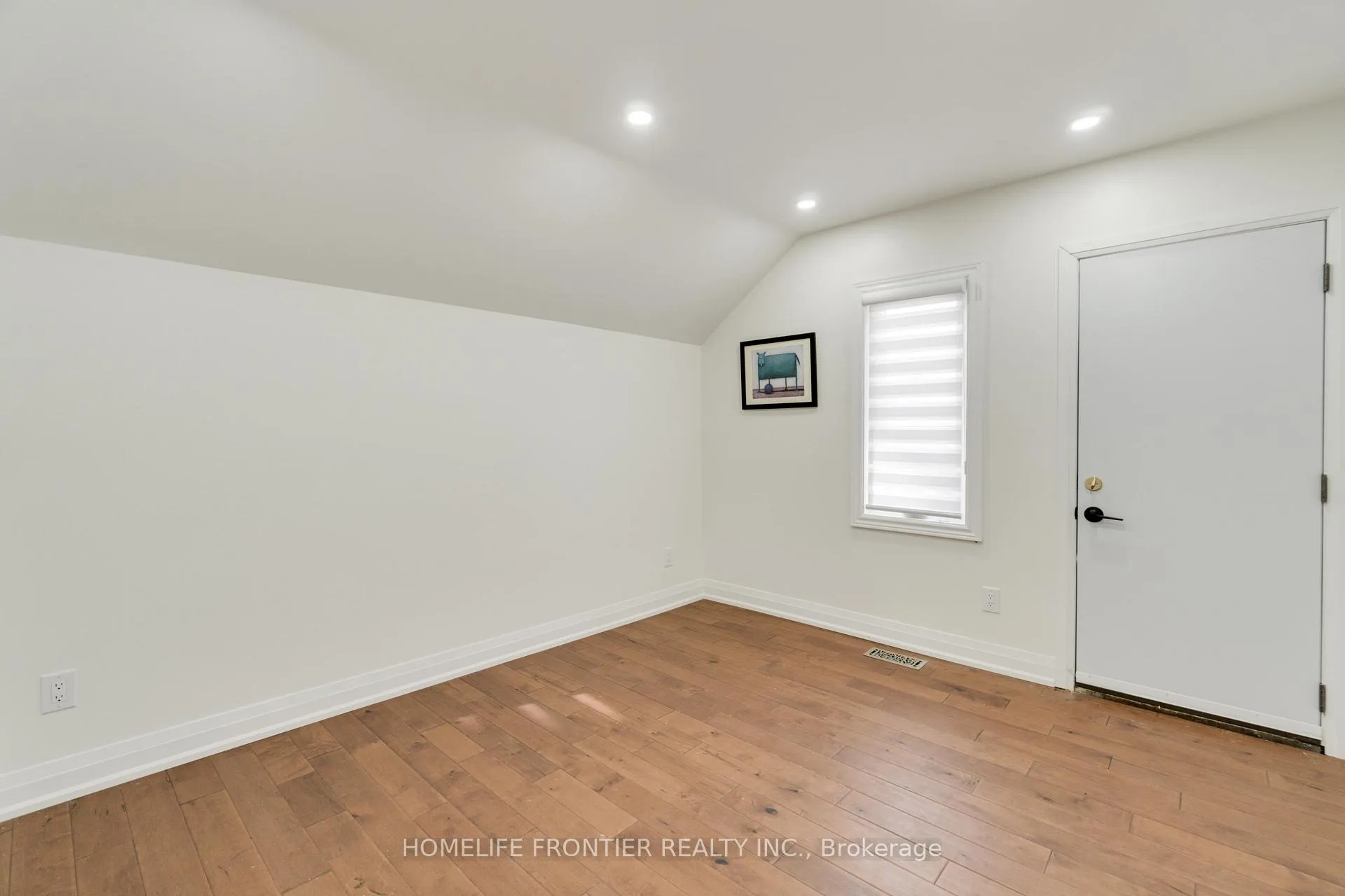 Photo 10 of 126 Walter Street, Kitchener — HOMEH