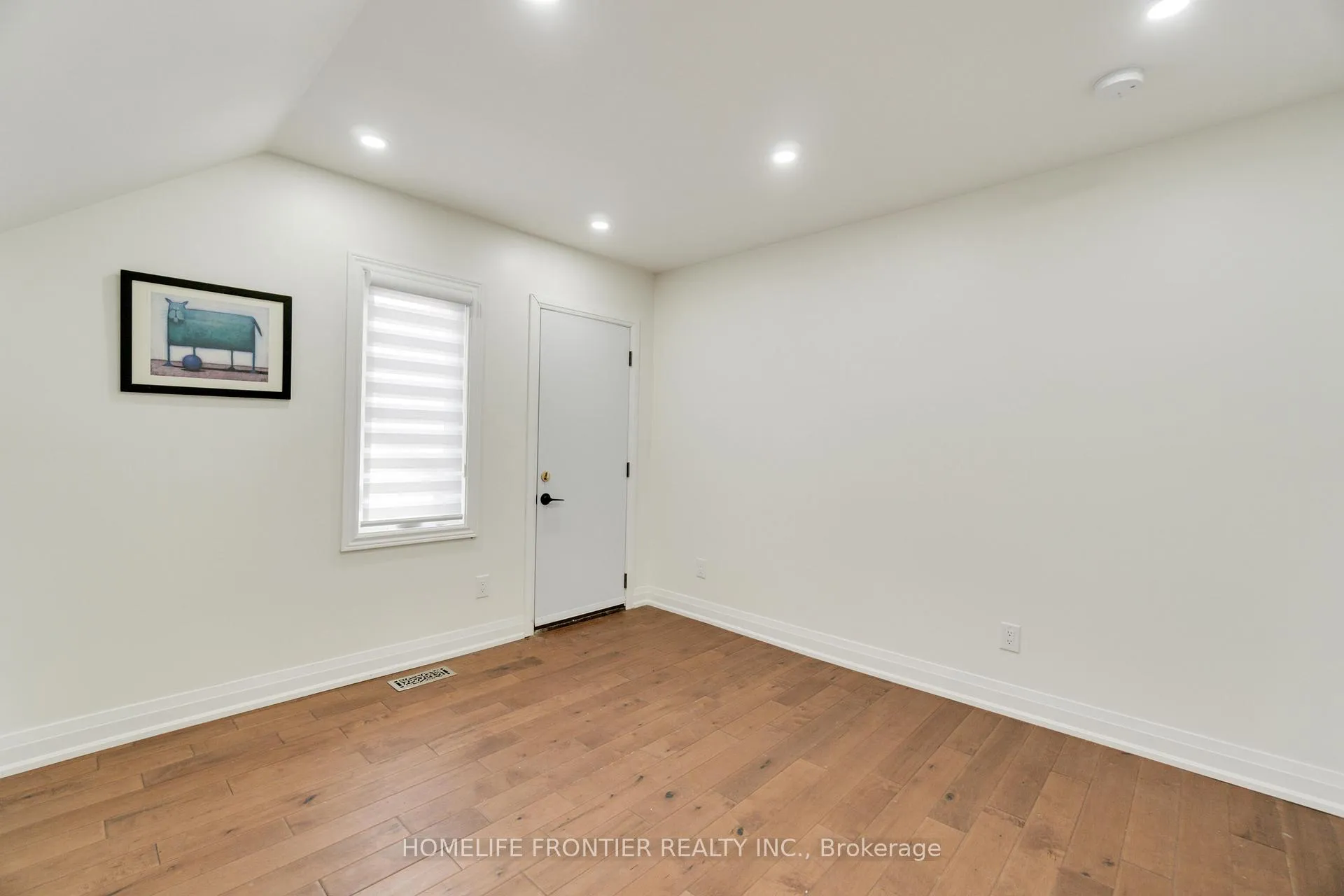 Photo 11 of 126 Walter Street, Kitchener — HOMEH