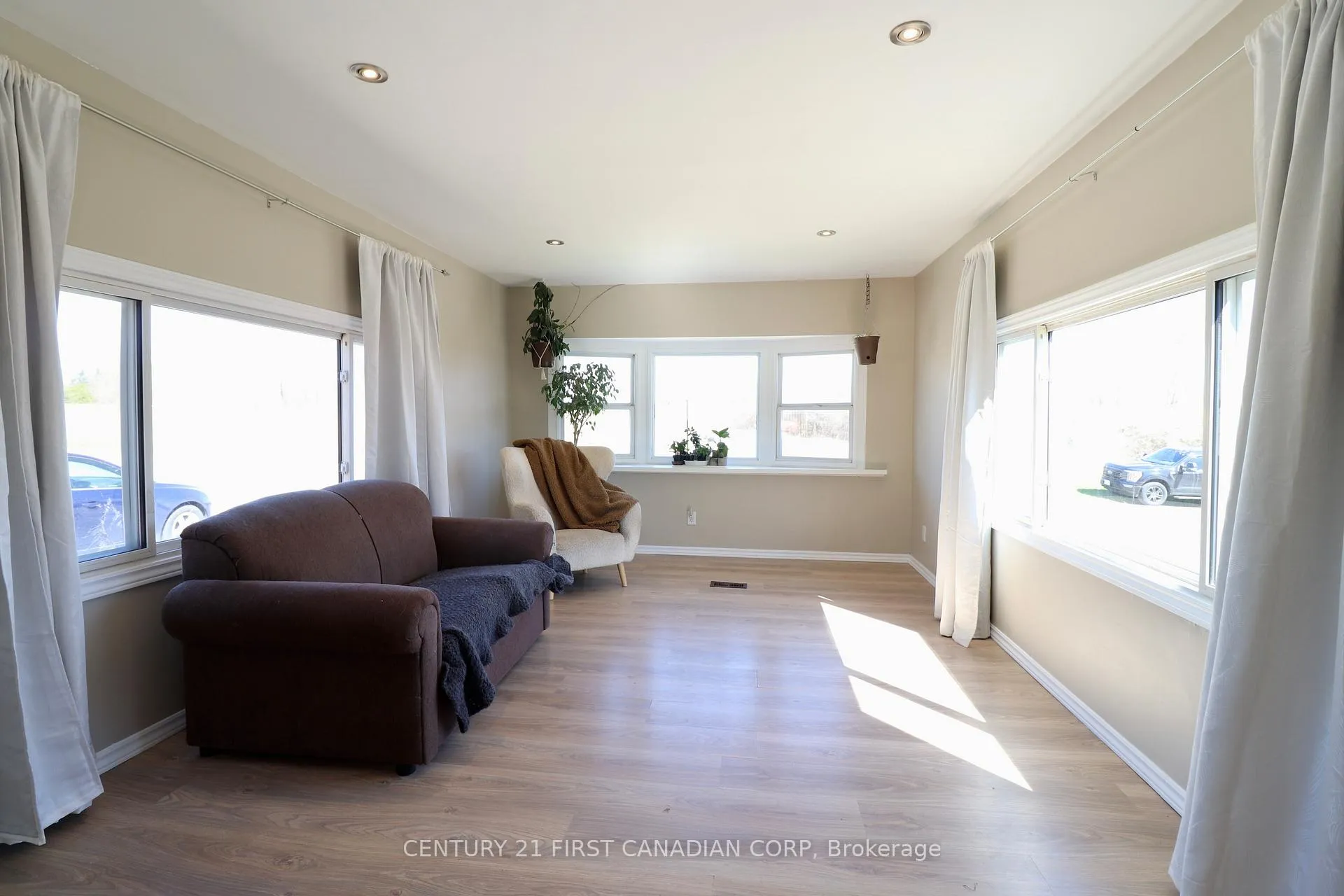 Photo 8 of Unit 82, 3100 Dorchester Road, Thames Centre, Rural Thames Centre — HOMEH