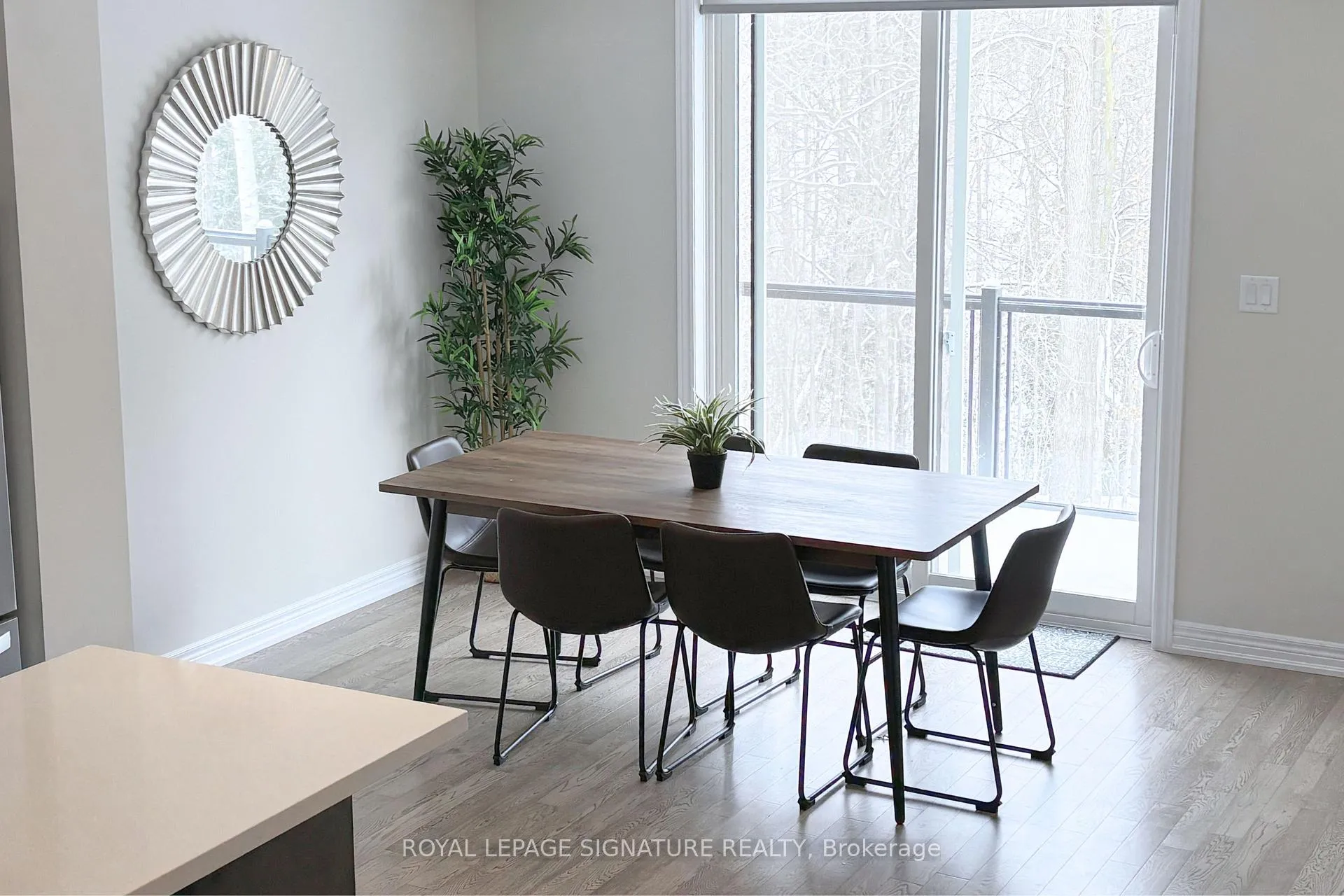 Photo 5 of 63 Folcroft Street, Brampton, Credit Valley — HOMEH