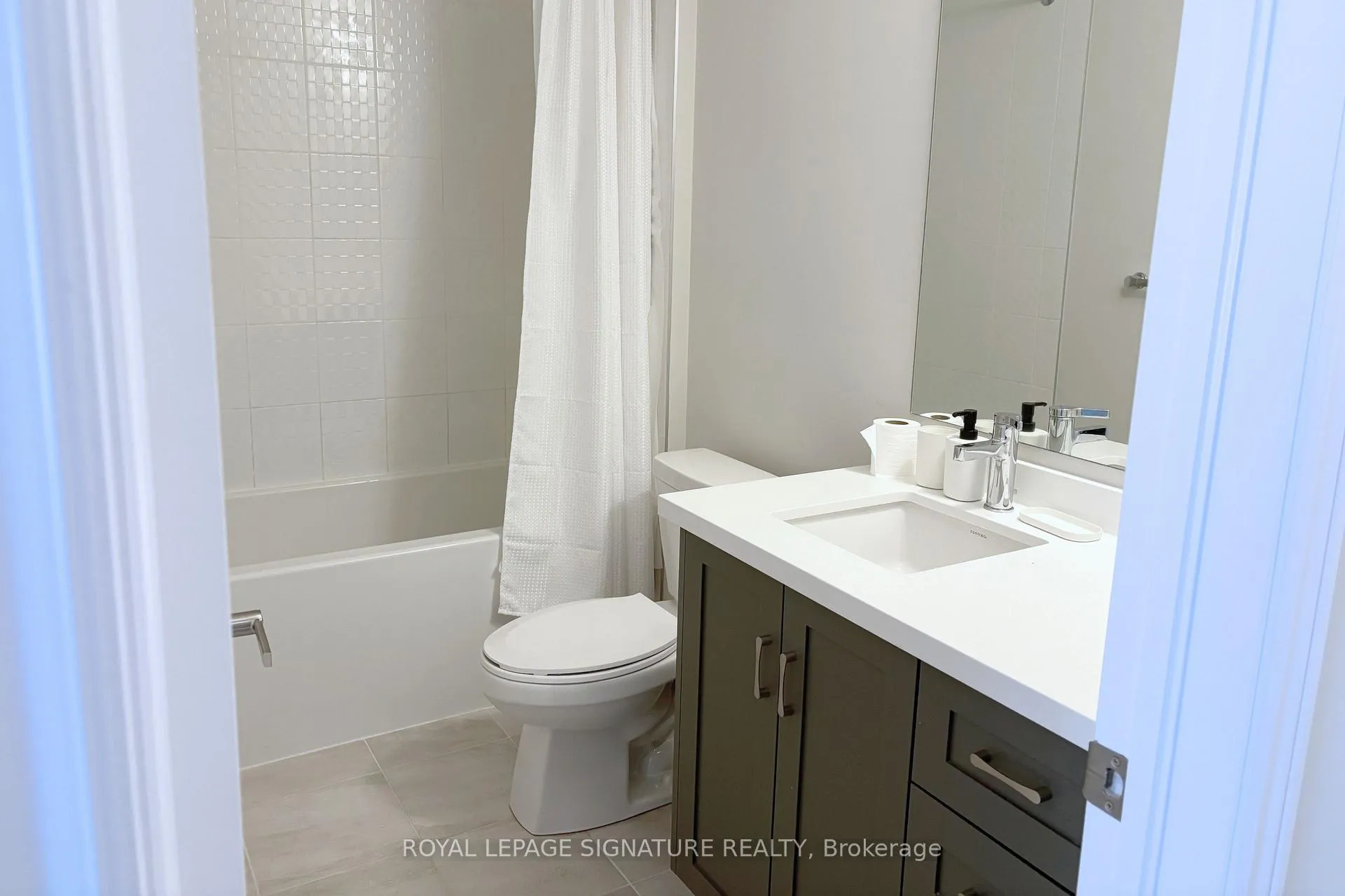 Photo 15 of 63 Folcroft Street, Brampton, Credit Valley — HOMEH