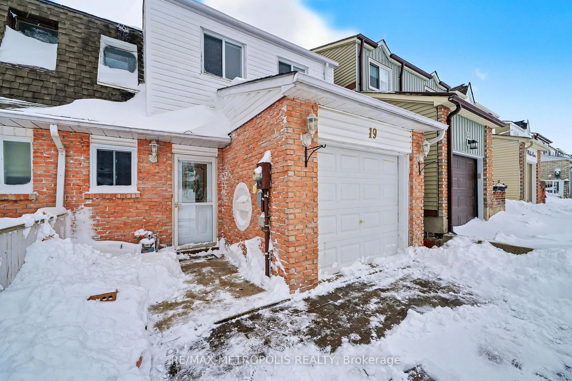 Photo 4 of 19 Robin Court, Barrie, Cundles East — HOMEH