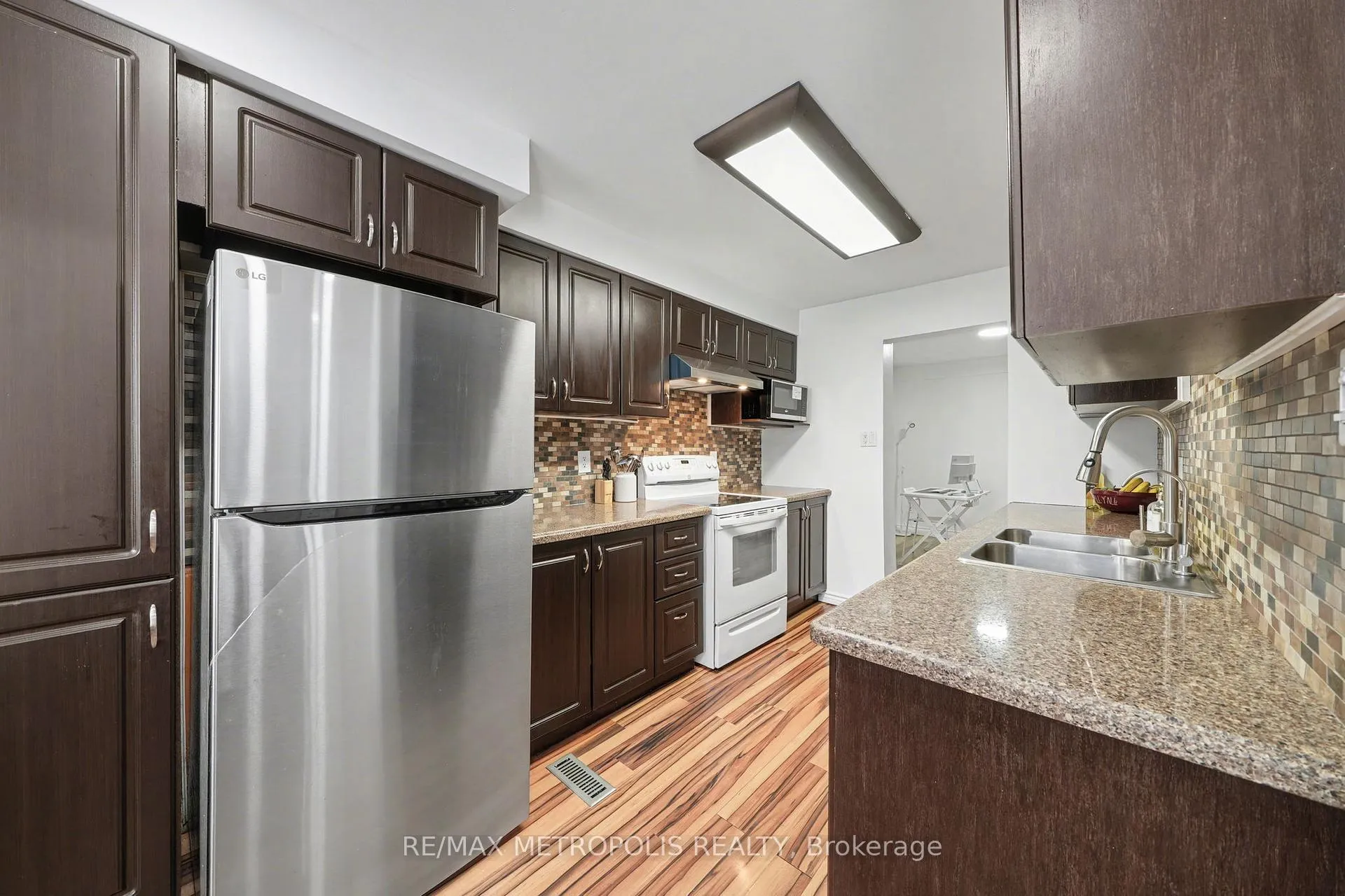 Photo 9 of 19 Robin Court, Barrie, Cundles East — HOMEH