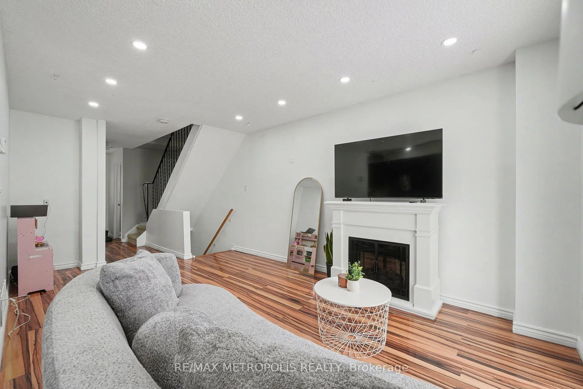 Photo 11 of 19 Robin Court, Barrie, Cundles East — HOMEH