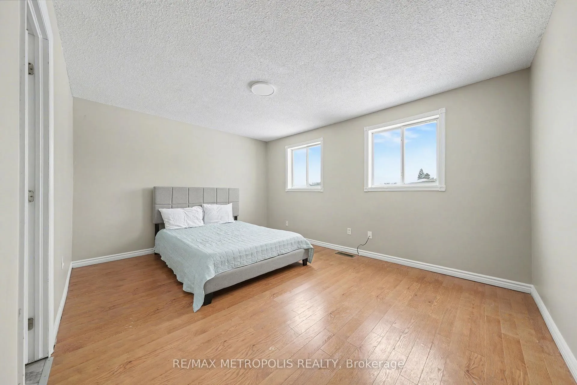 Photo 16 of 19 Robin Court, Barrie, Cundles East — HOMEH