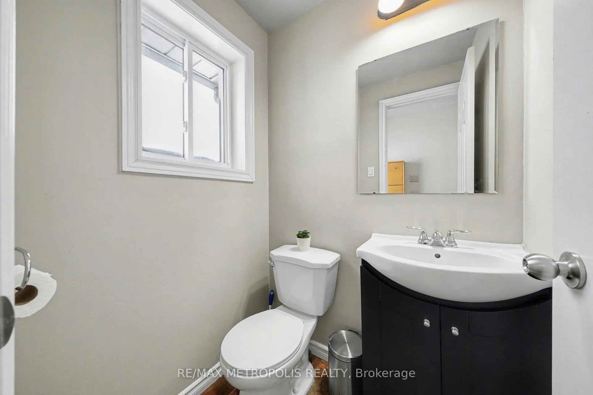 Photo 20 of 19 Robin Court, Barrie, Cundles East — HOMEH