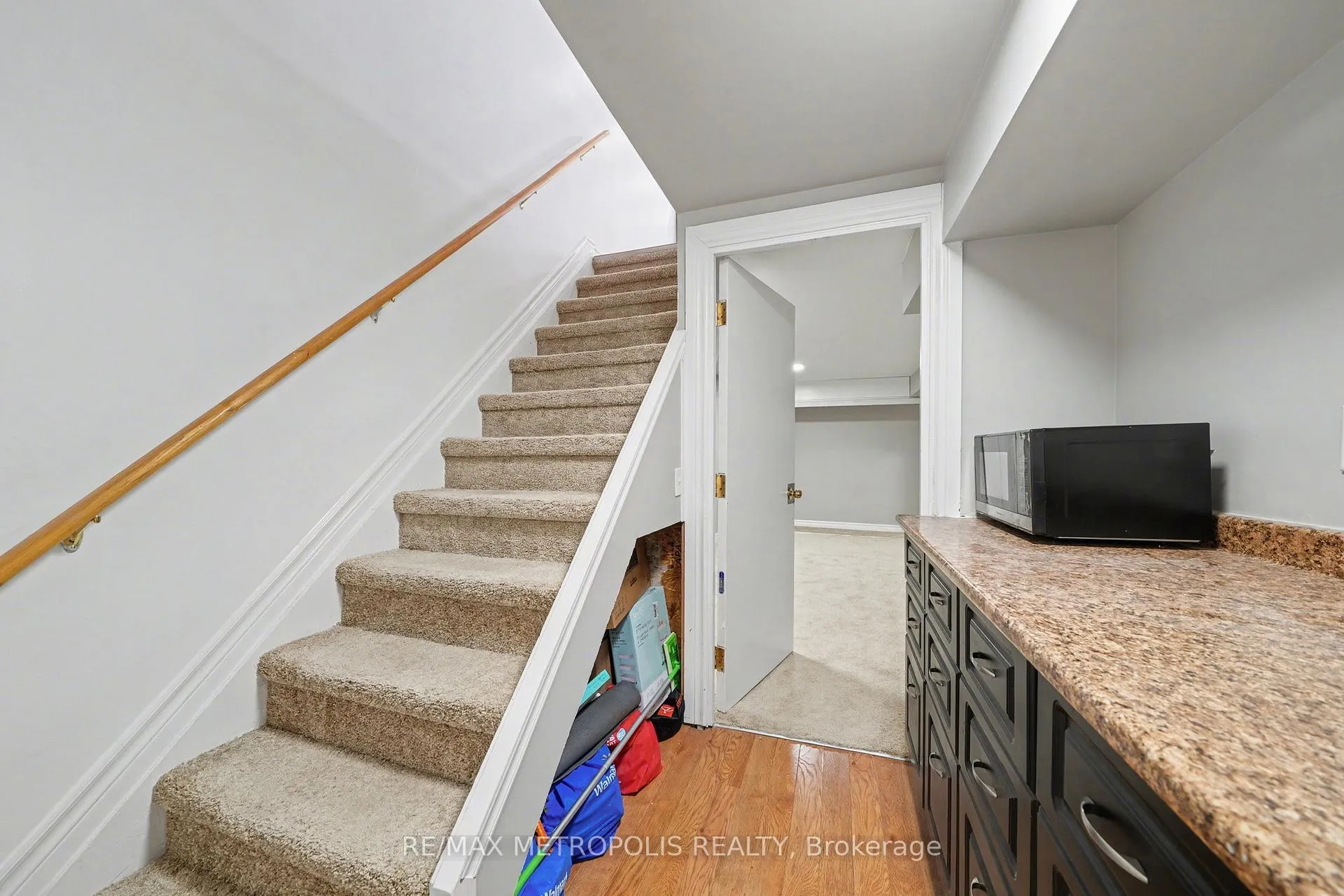 Photo 22 of 19 Robin Court, Barrie, Cundles East — HOMEH